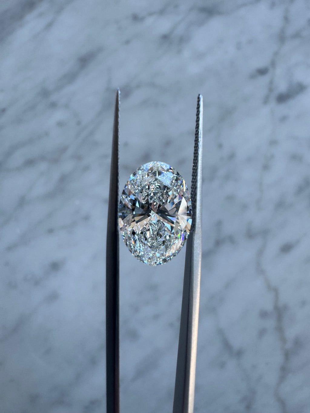 Oval | 5.57ct D VS2 | 1.42 ratio | IGI Certified LG709514836 | OV557