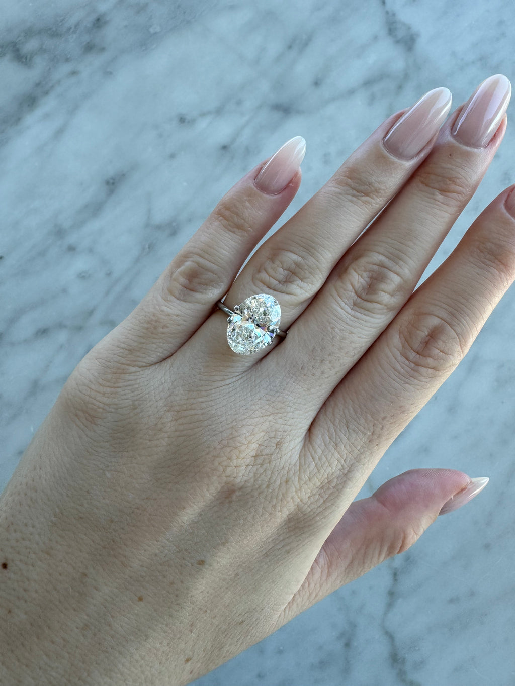 Oval | 5.57ct D VS2 | 1.42 ratio | IGI Certified LG709514836 | OV557