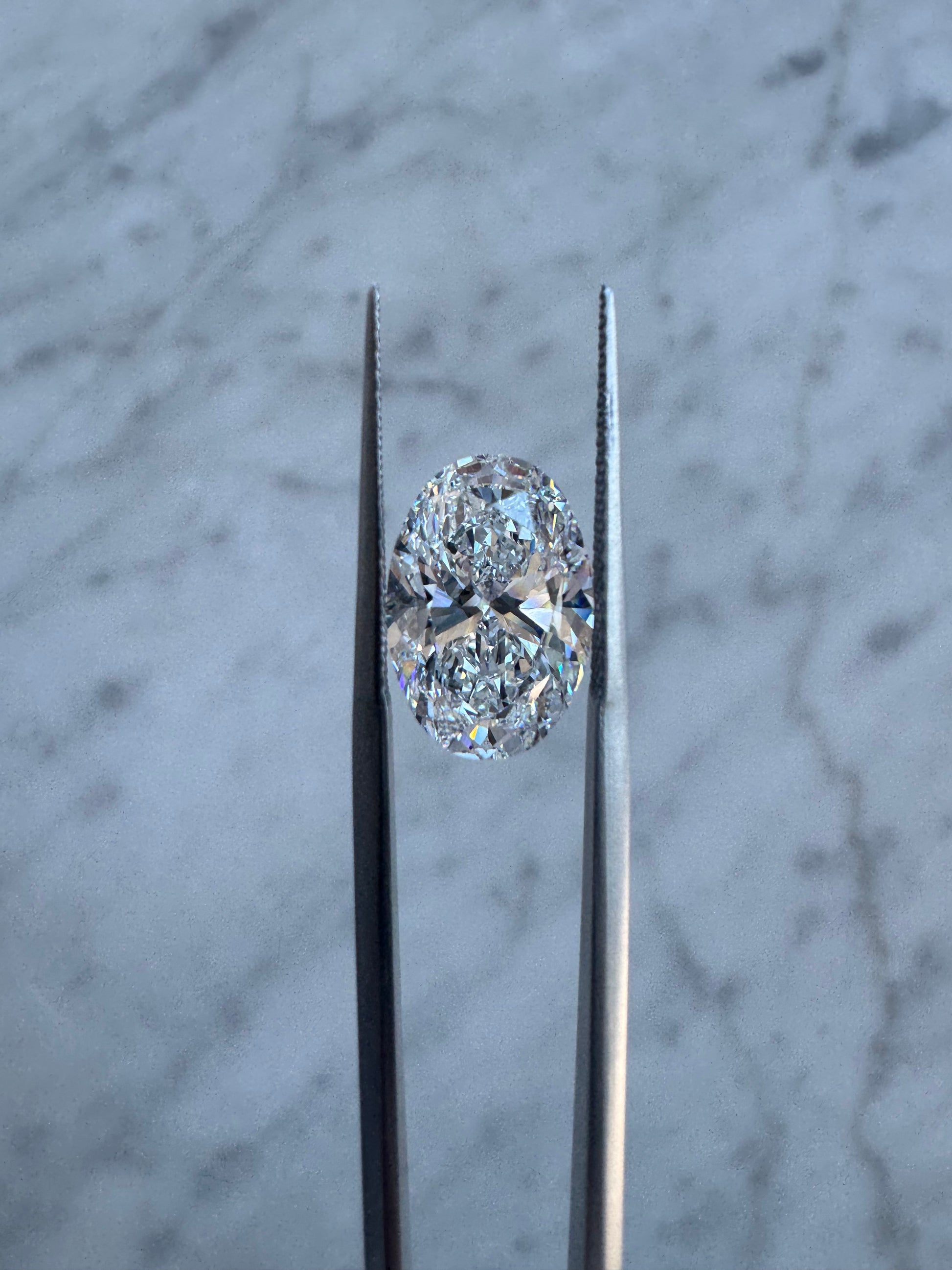 Oval | 5.01ct E VS1 | 1.48 ratio | IGI Certified 631440839 | OV501