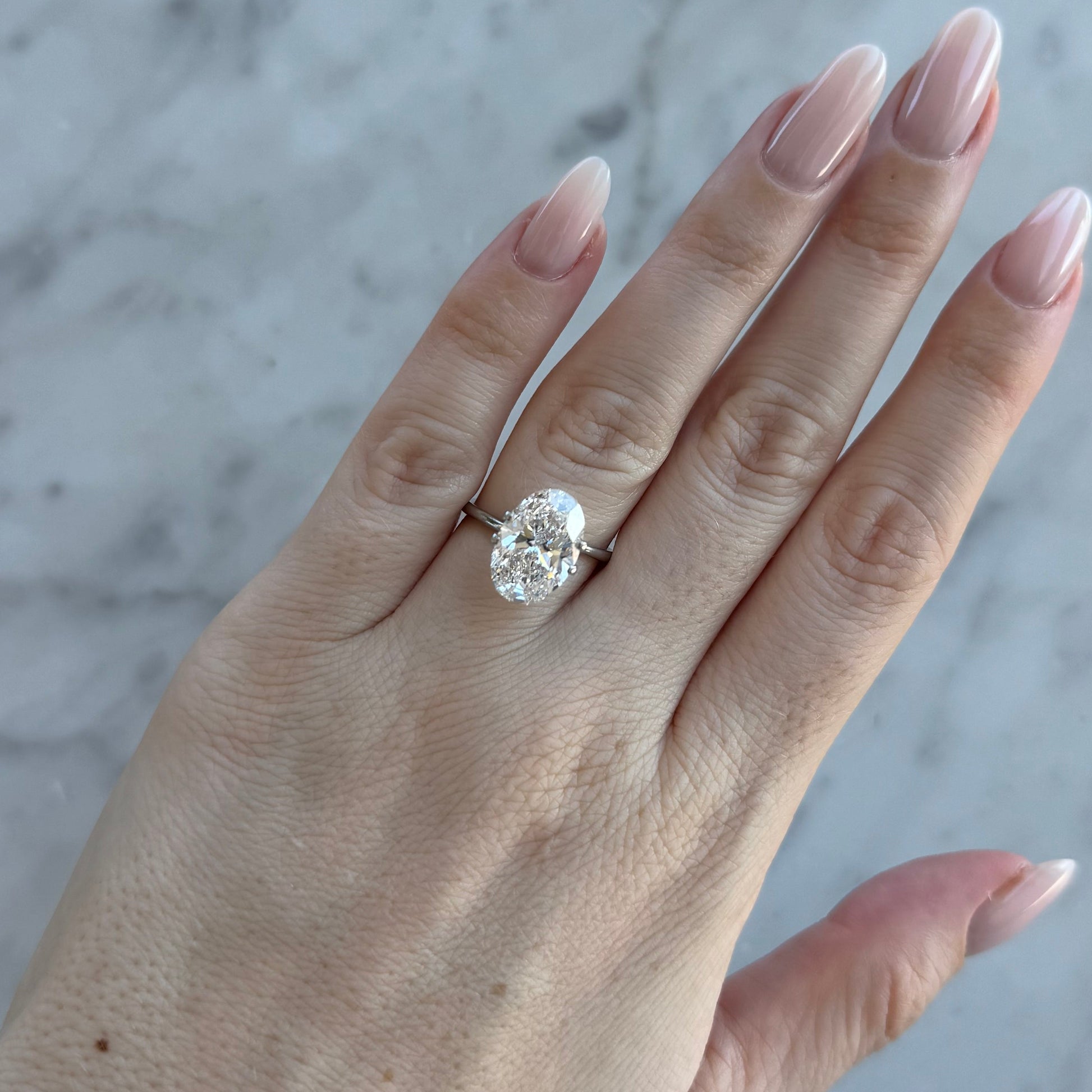 Oval | 5.01ct E VS1 | 1.48 ratio | IGI Certified 631440839 | OV501