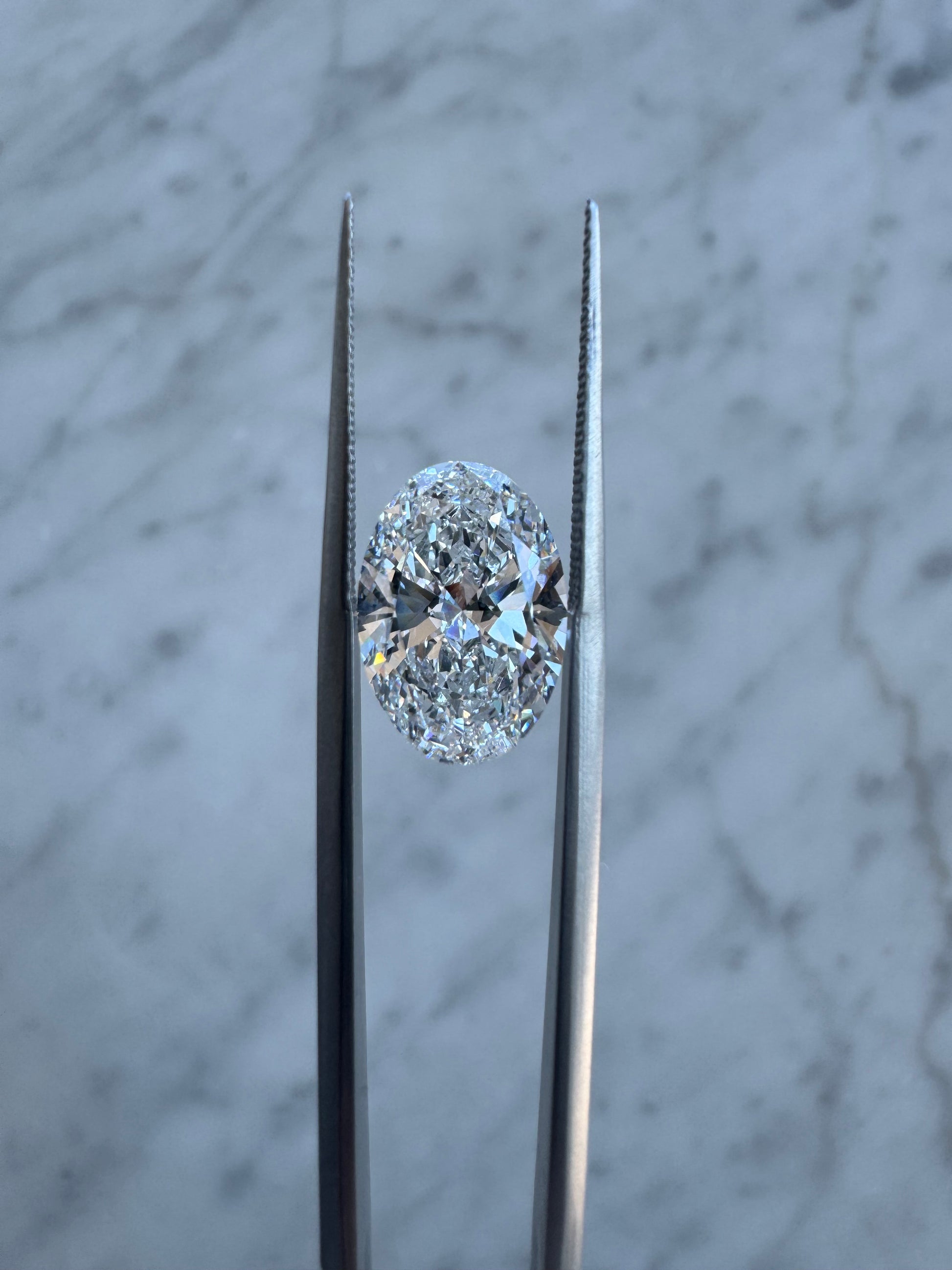 Oval | 4.87ct D VVS2 | 1.44 ratio | IGI Certified LG694554869 | OV4872