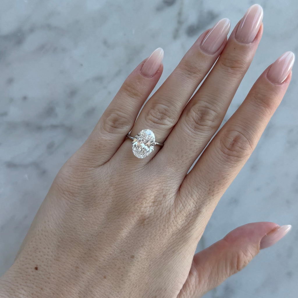 Oval | 4.87ct D VVS2 | 1.44 ratio | IGI Certified LG694554869 | OV4872