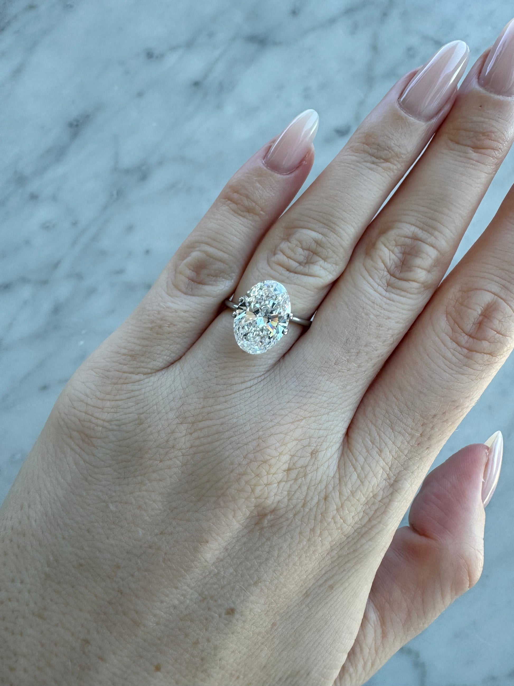 Oval | 4.87ct D VVS2 | 1.44 ratio | IGI Certified LG694554869 | OV4872