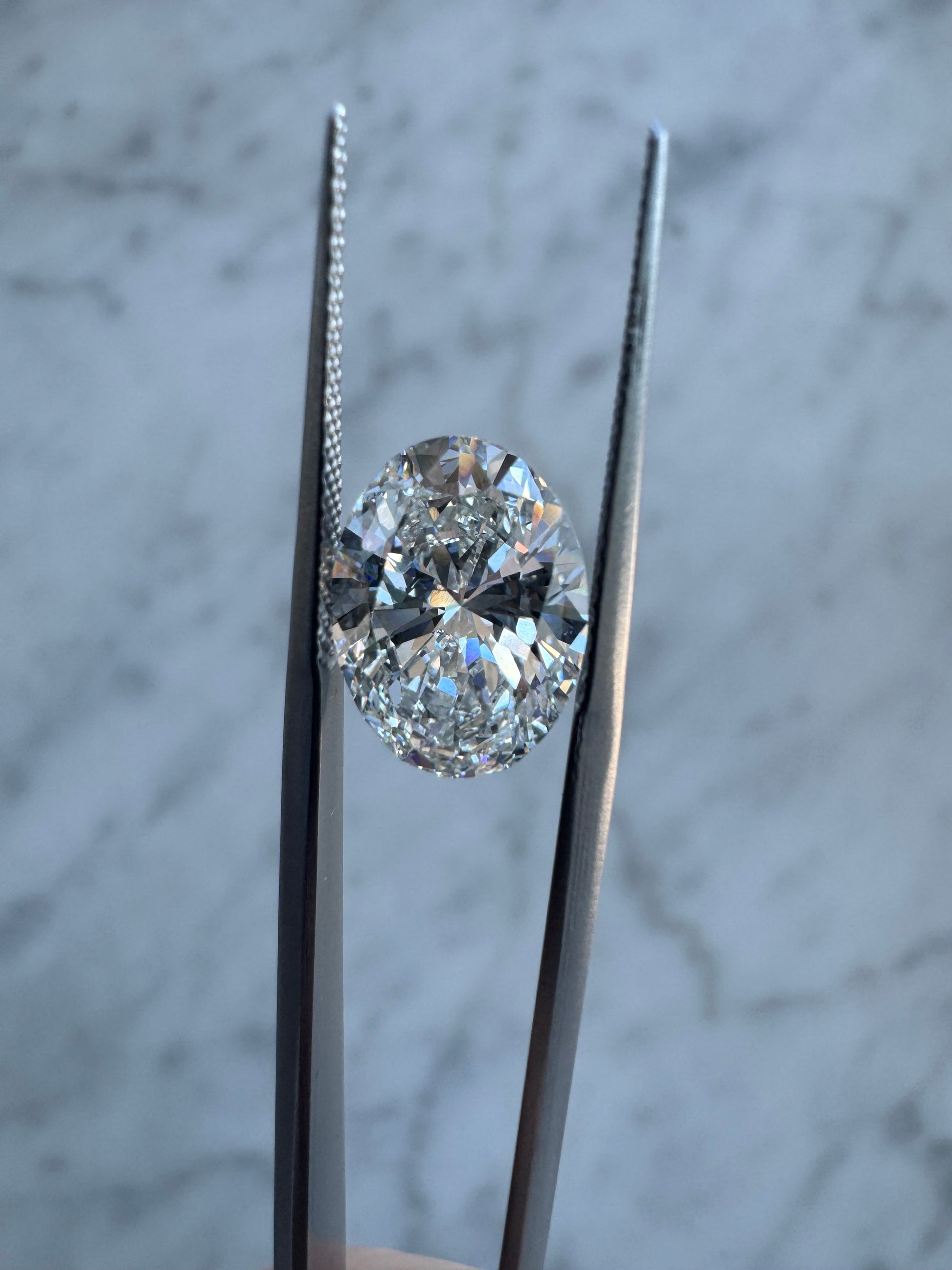 Oval | 3.9ct F VVS2 | 1.36 ratio | IGI Certified LG706573682 | OV3902