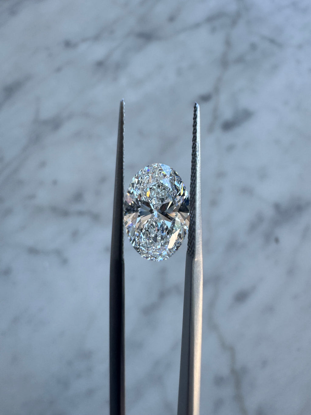 Oval | 2.95ct D VS1 | 1.45 ratio | IGI Certified LG724598827 | OV295