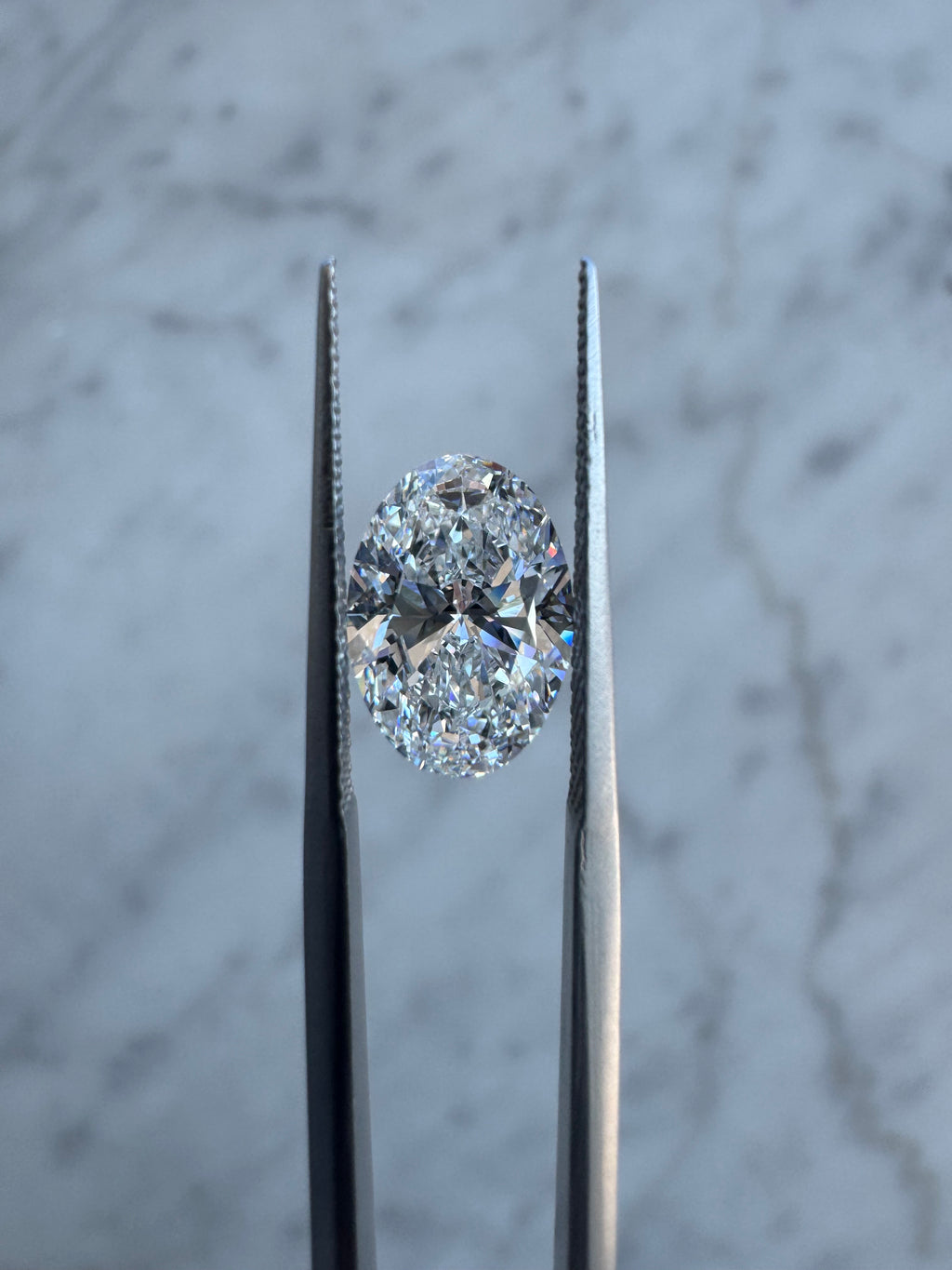 Oval | 2.55ct D VVS1 | 1.42 ratio | IGI Certified 717596025 | OV255