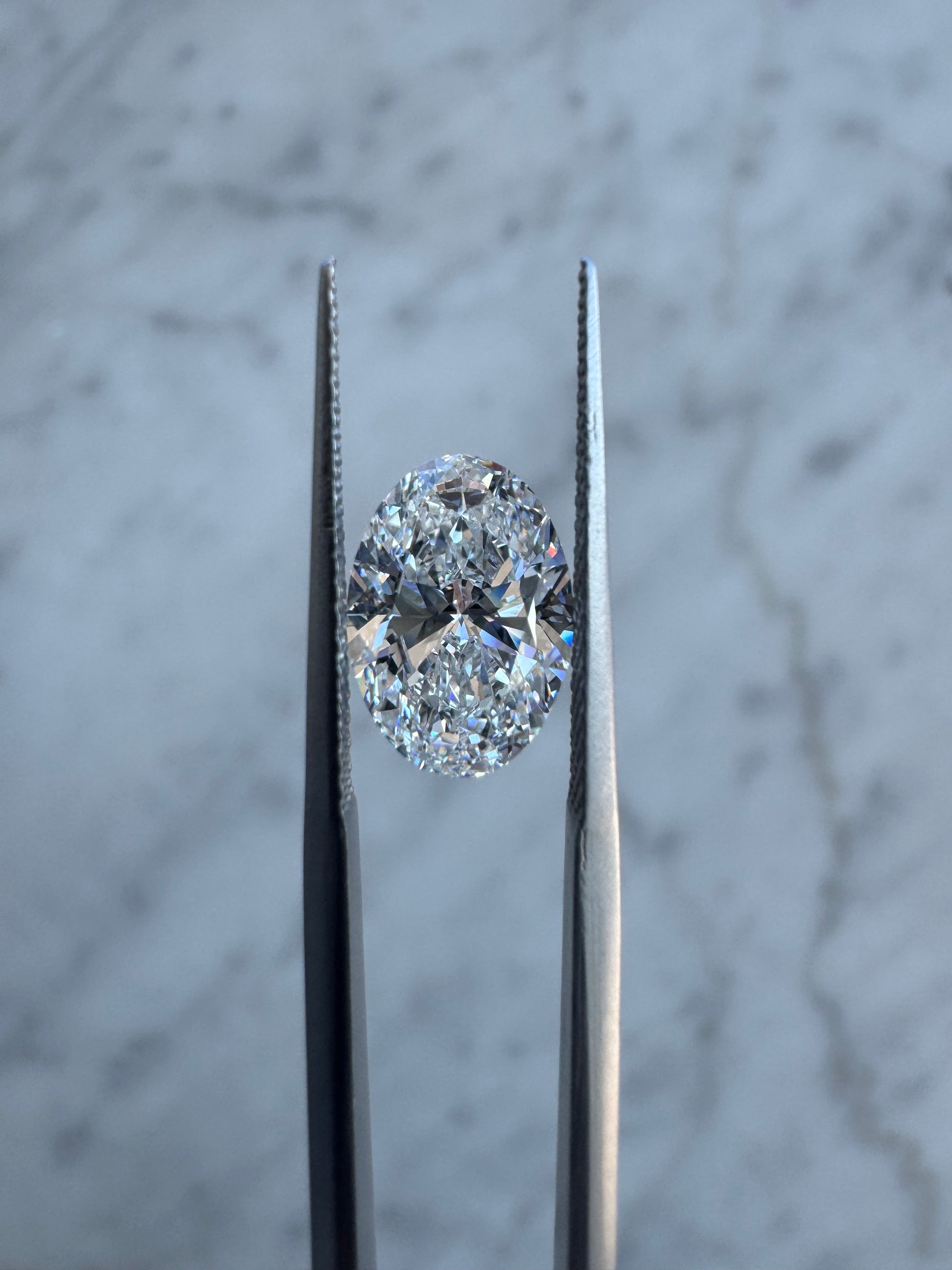 Oval | 2.55ct D VVS1 | 1.42 ratio | IGI Certified 717596025 | OV255