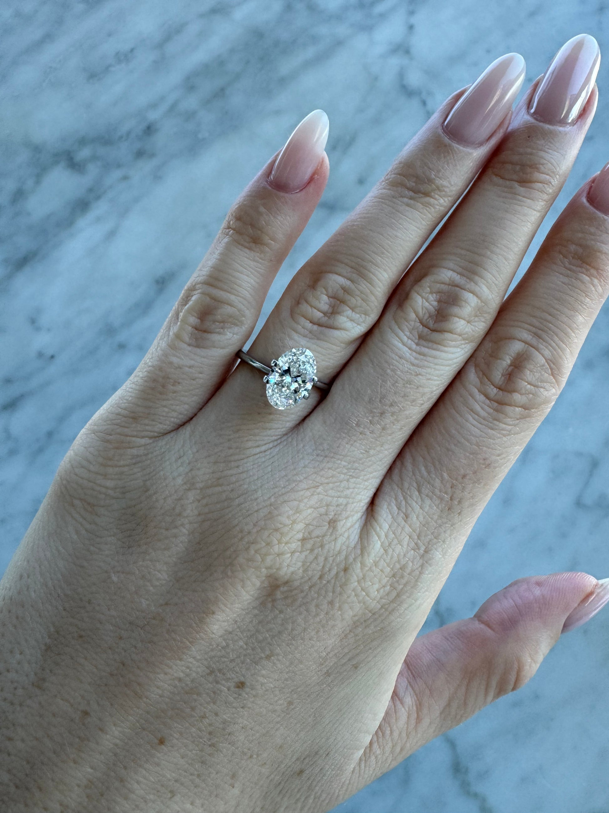 Oval | 2.1ct E VVS2 | 1.51 ratio | IGI Certified LG713526773 | OV210