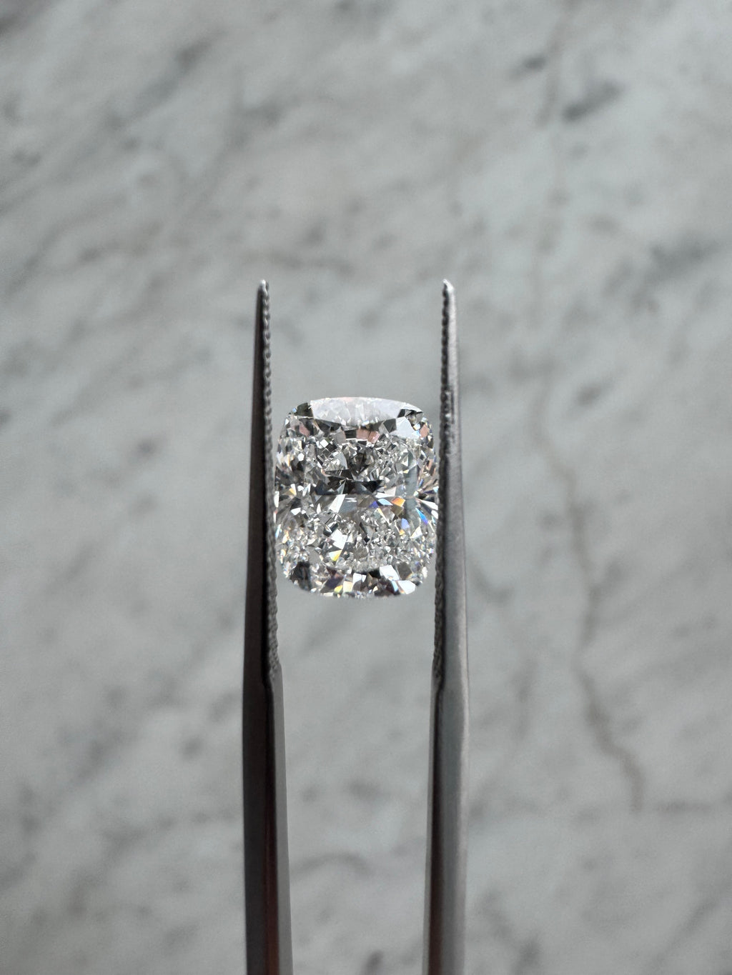 Cushion | 3.07ct E VVS2 | 1.2 ratio | LG715571952 | CU33072