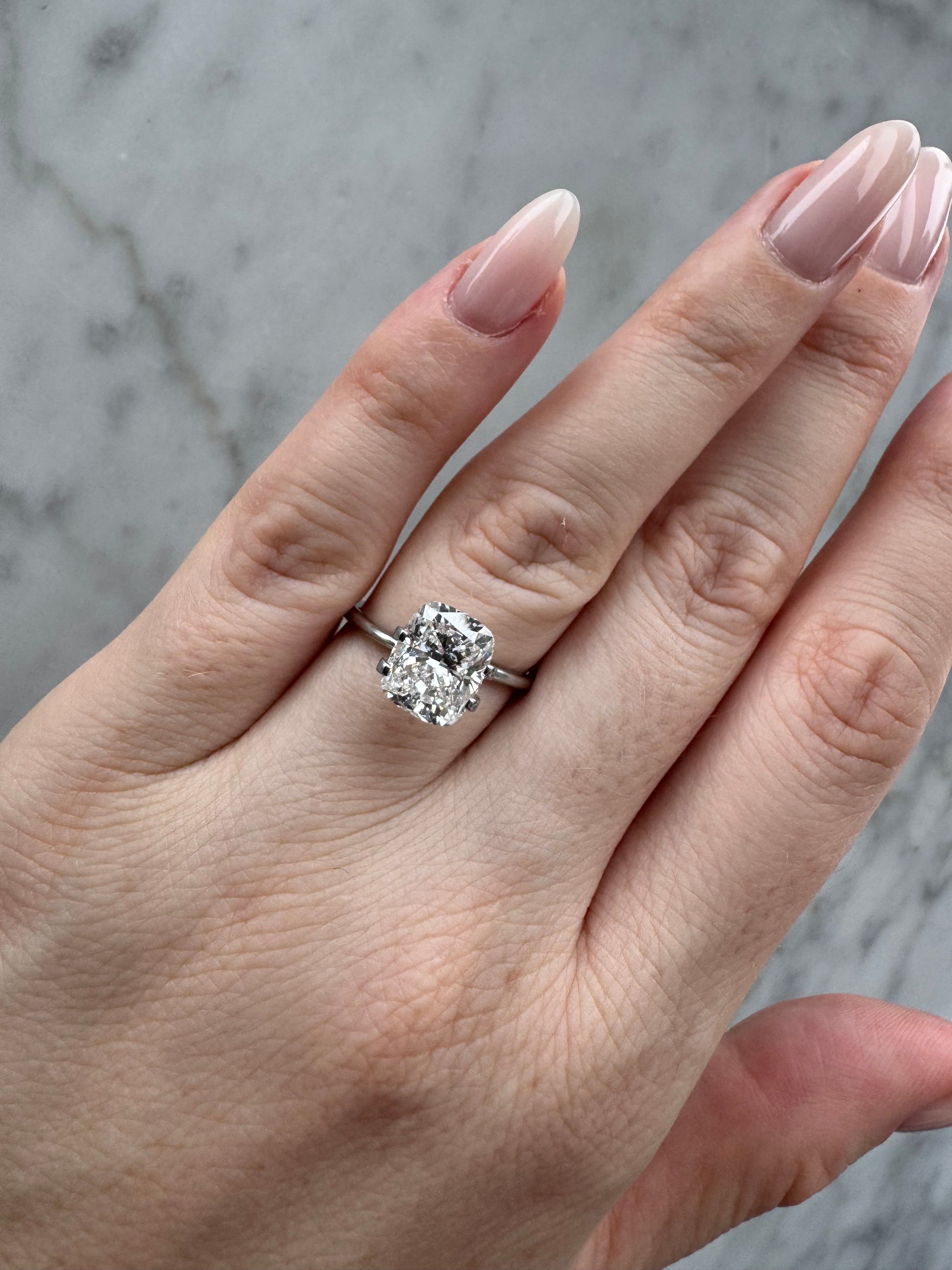 Cushion | 3.07ct E VVS2 | 1.2 ratio | LG715571952 | CU33072