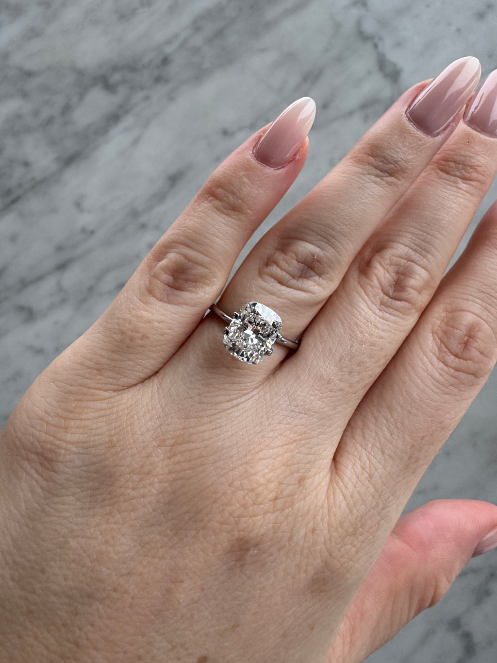 Cushion | 3.04ct F VS1 | 1.26 ratio | IGI Certified LG638415771 | CU304