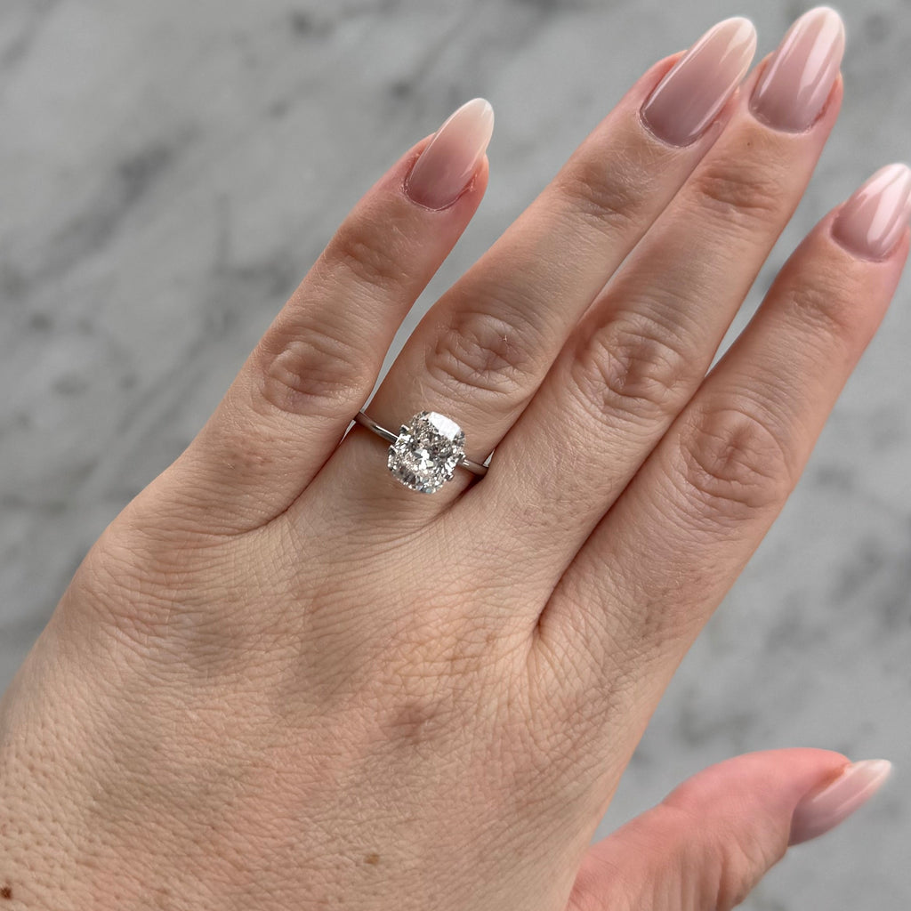 Cushion | 3.04ct F VS1 | 1.26 ratio | IGI Certified LG638415771 | CU304