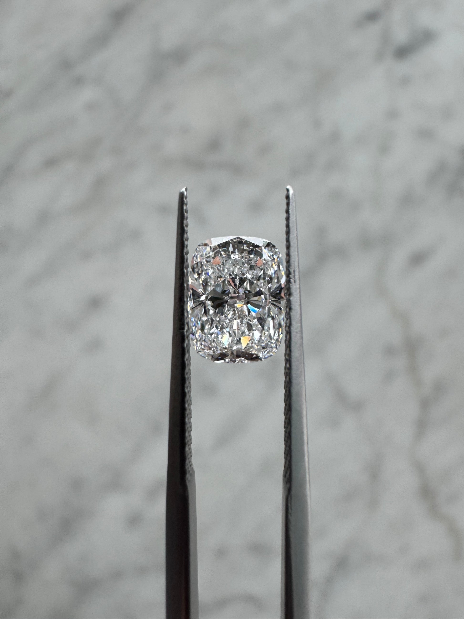 Cushion | 1.41ct D VS1 | 1.3 ratio | IGI Certified LG722529328 | CU1412