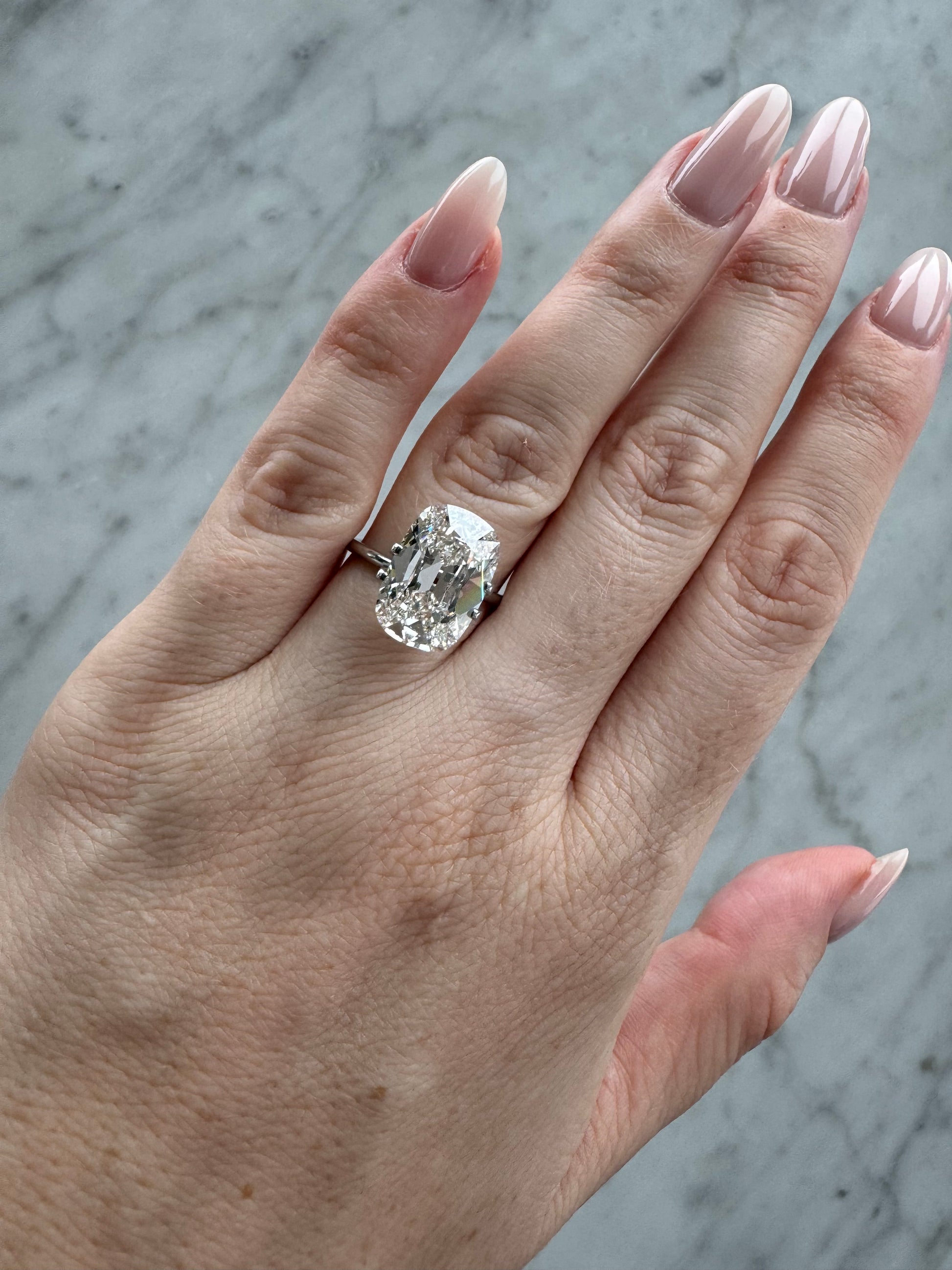 Old Mine Cushion | 7.03ct F VS1 | 1.48 ratio | LG737598899 | OM703