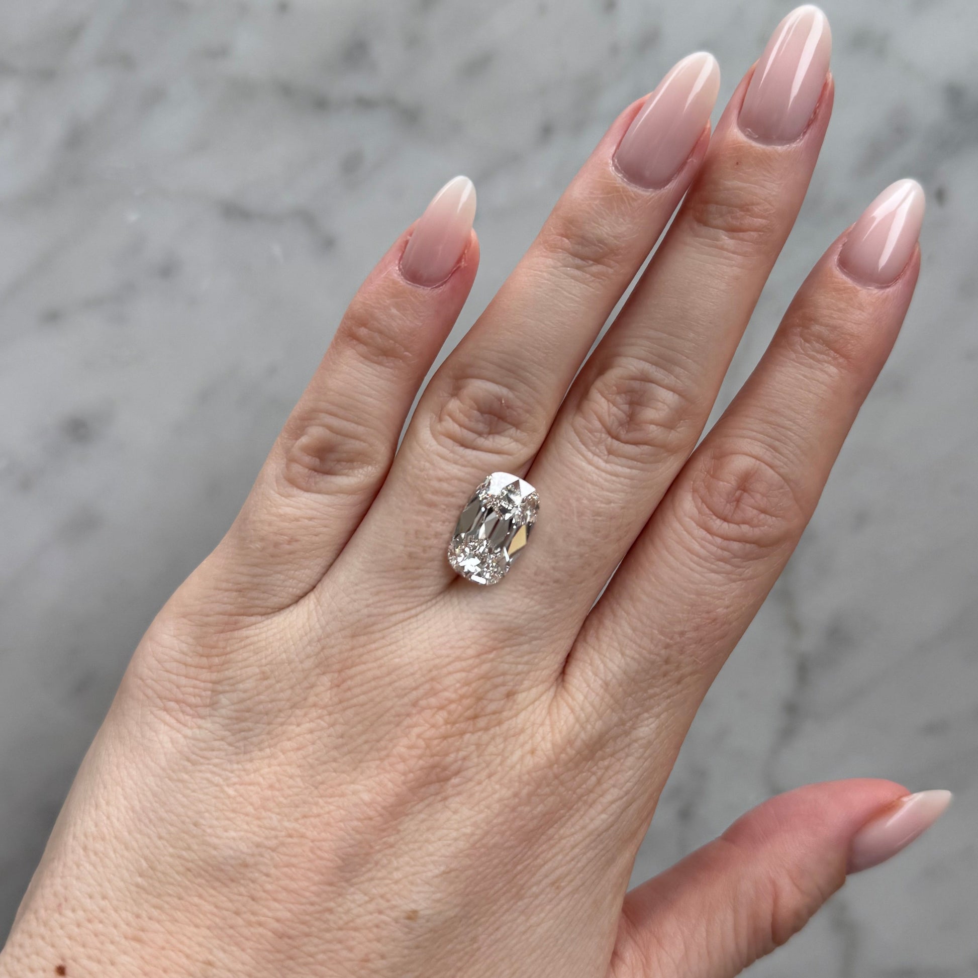 Old Mine Cushion | 7.02ct E VS2 | 1.59 ratio | LG737598900 | OM702