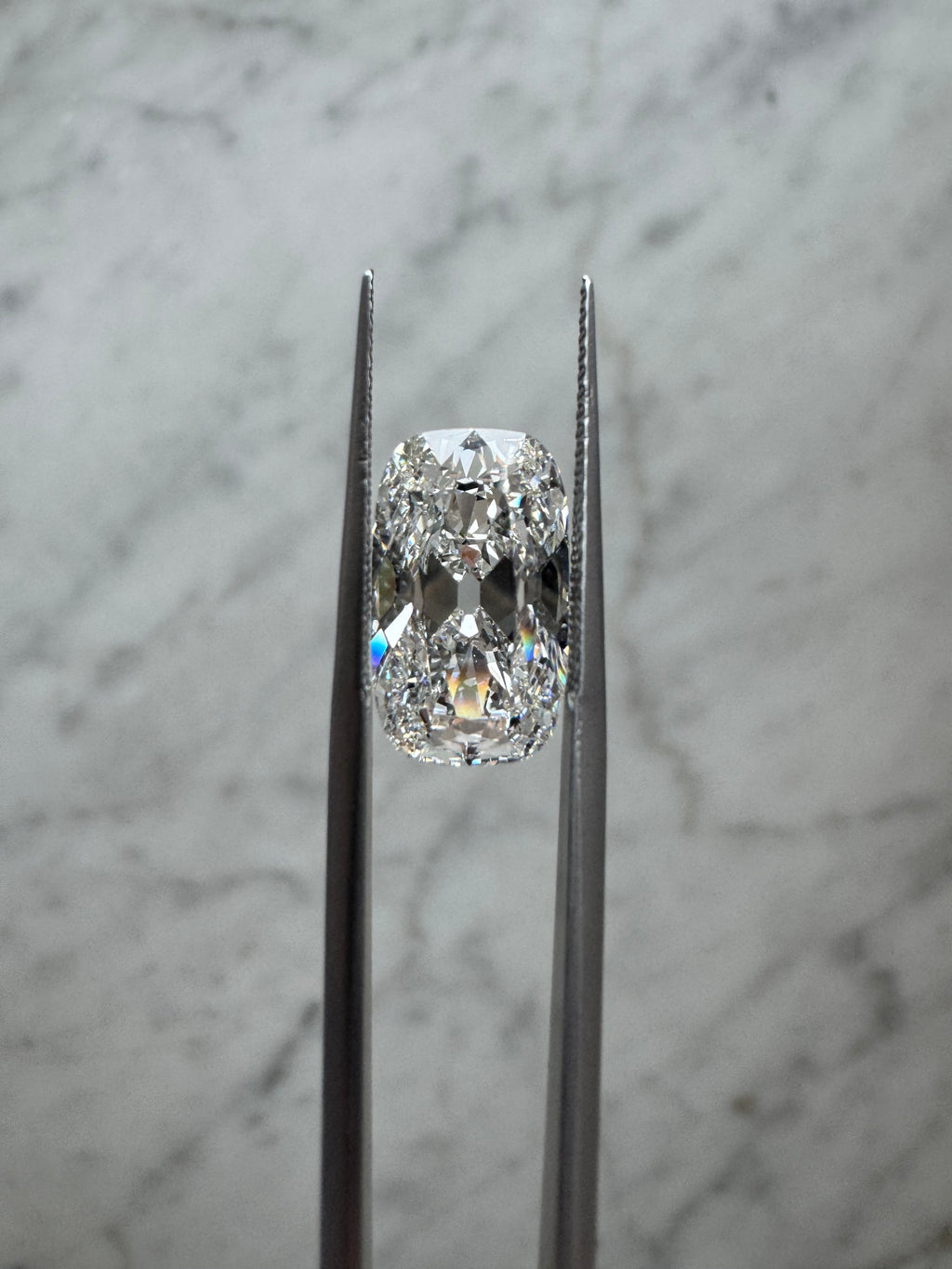 Old Mine Cushion | 6.02ct F VVS2 | 1.69 ratio | LG737587560 | OM602