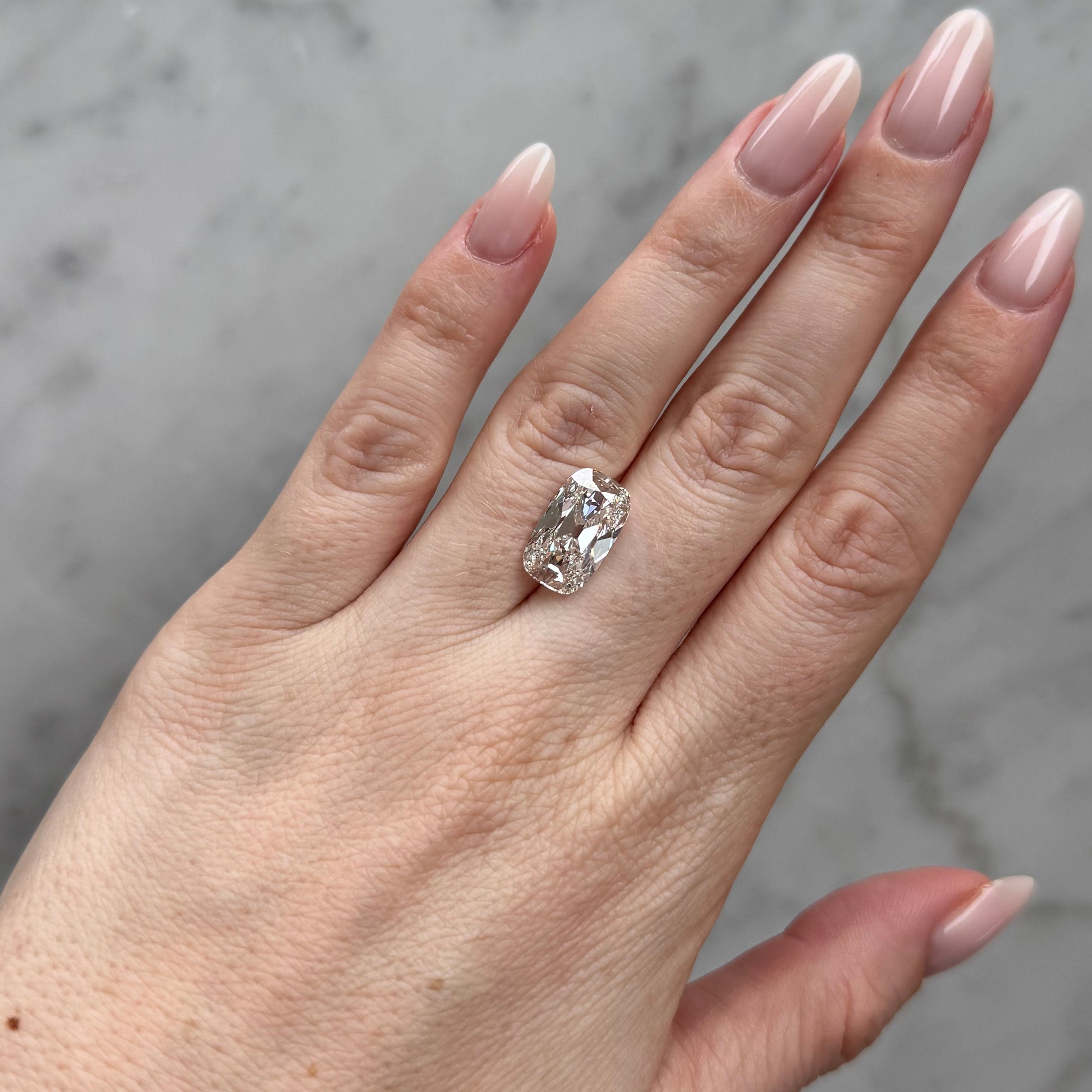 Old Mine Cushion | 6.02ct F VVS2 | 1.69 ratio | LG737587560 | OM602