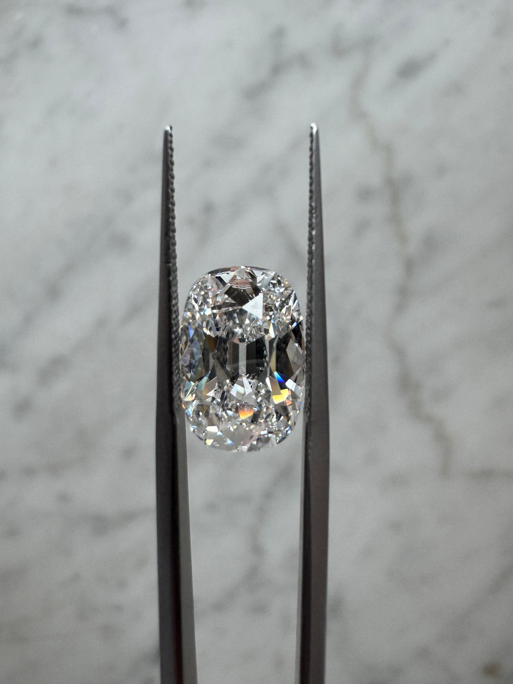 Old Mine Cushion | 4.09ct D VS2 | 1.49 ratio | LG743548633 | OM409