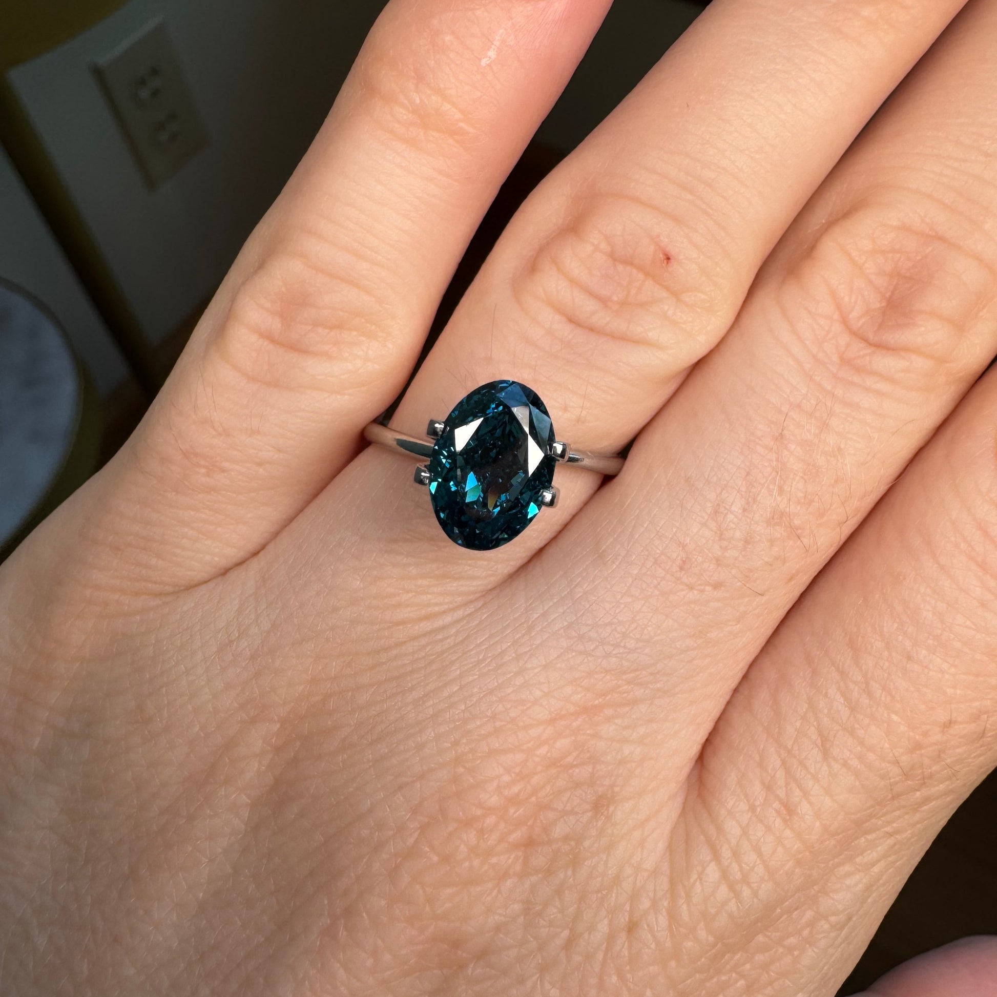 Oval | 3.15ct Fancy Vivid Blue VVS2 | 1.41 ratio | IGI Certified 681516430 | FOV315