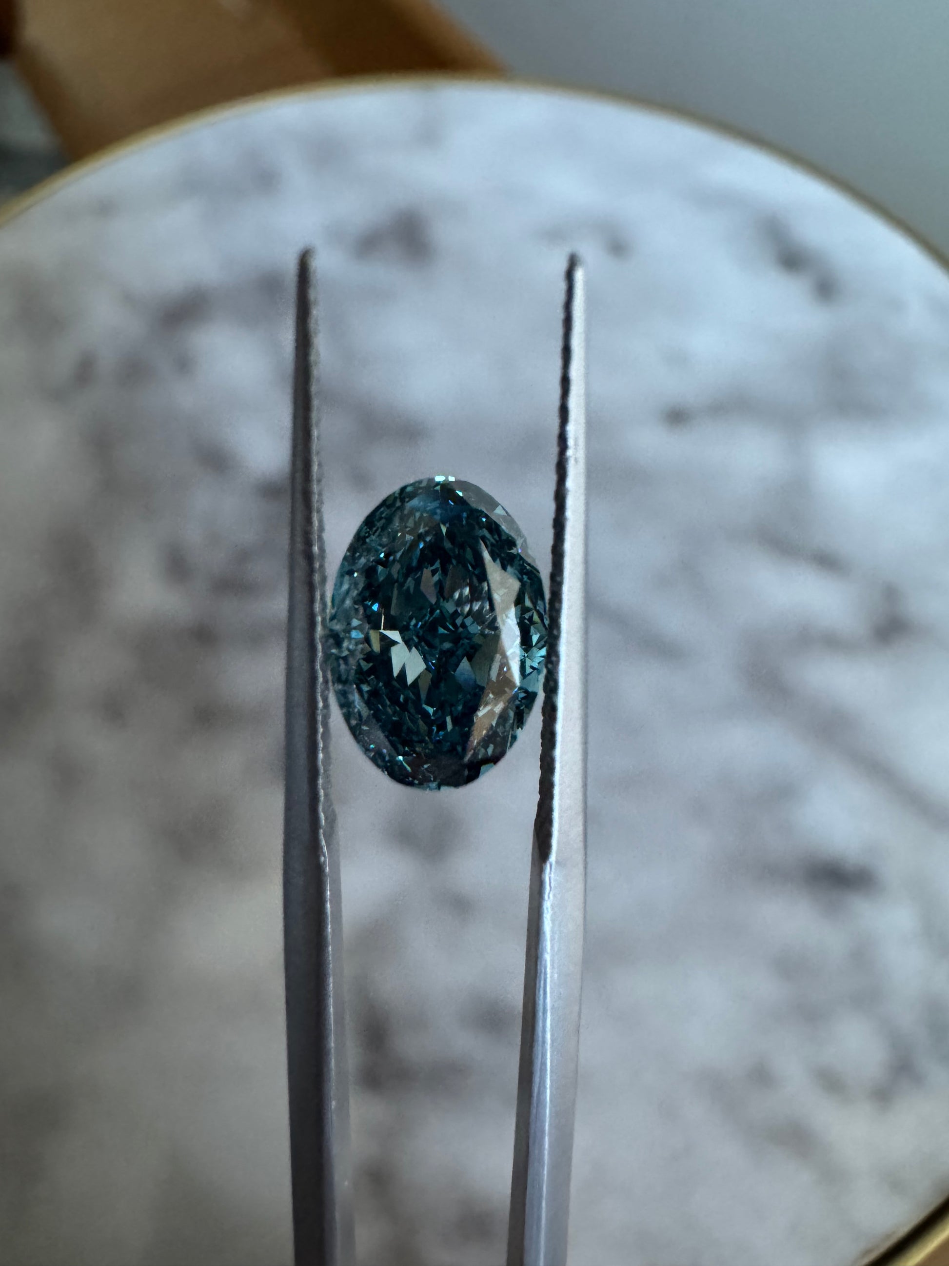 Oval | 2.54ct Fancy Vivid Blue VS1 | 1.42 ratio | IGI Certified 662471751 | FOV254