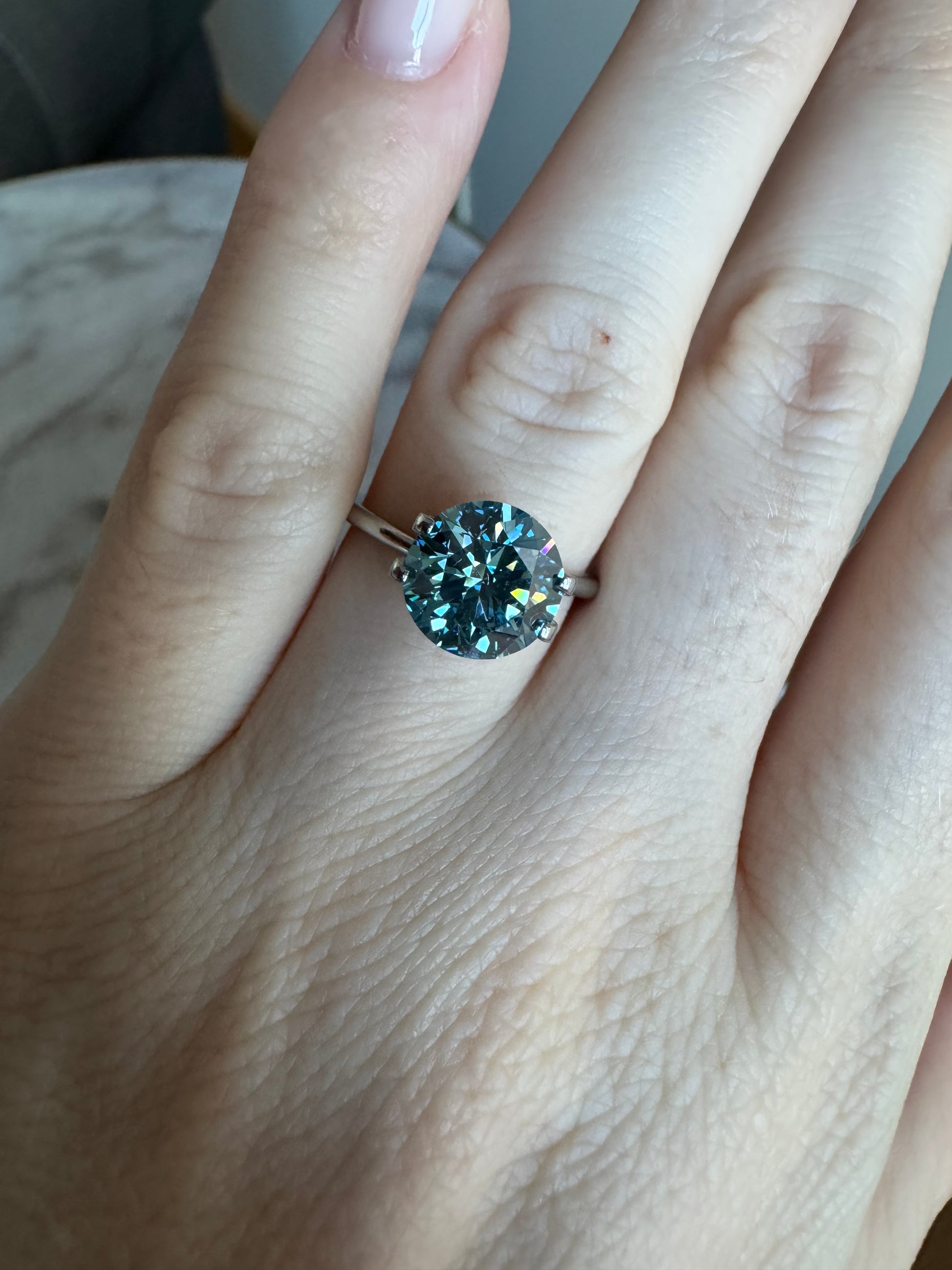 Round | 2.32ct Fancy Intense Blue VS1 | IGI Certified 685556884 | FRD232