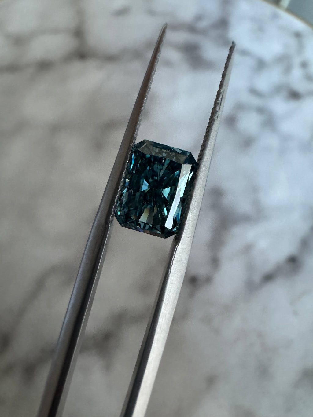 Radiant | 1.69ct Fancy Vivid Blue VVS2 | 1.39 ratio | 675575271 | FRAD169