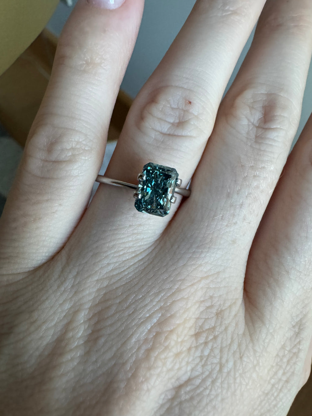 Radiant | 1.69ct Fancy Vivid Blue VVS2 | 1.39 ratio | 675575271 | FRAD169