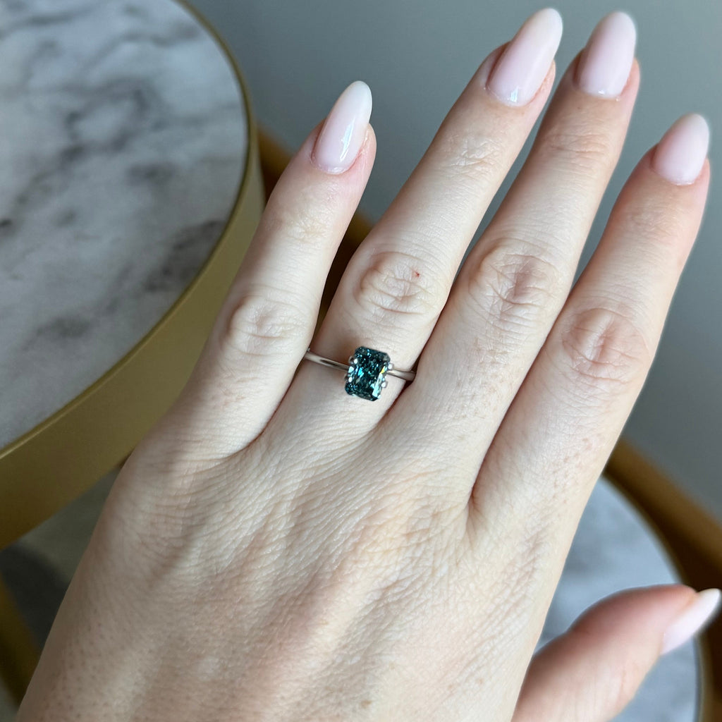 Radiant | 1.69ct Fancy Vivid Blue VVS2 | 1.39 ratio | 675575271 | FRAD169