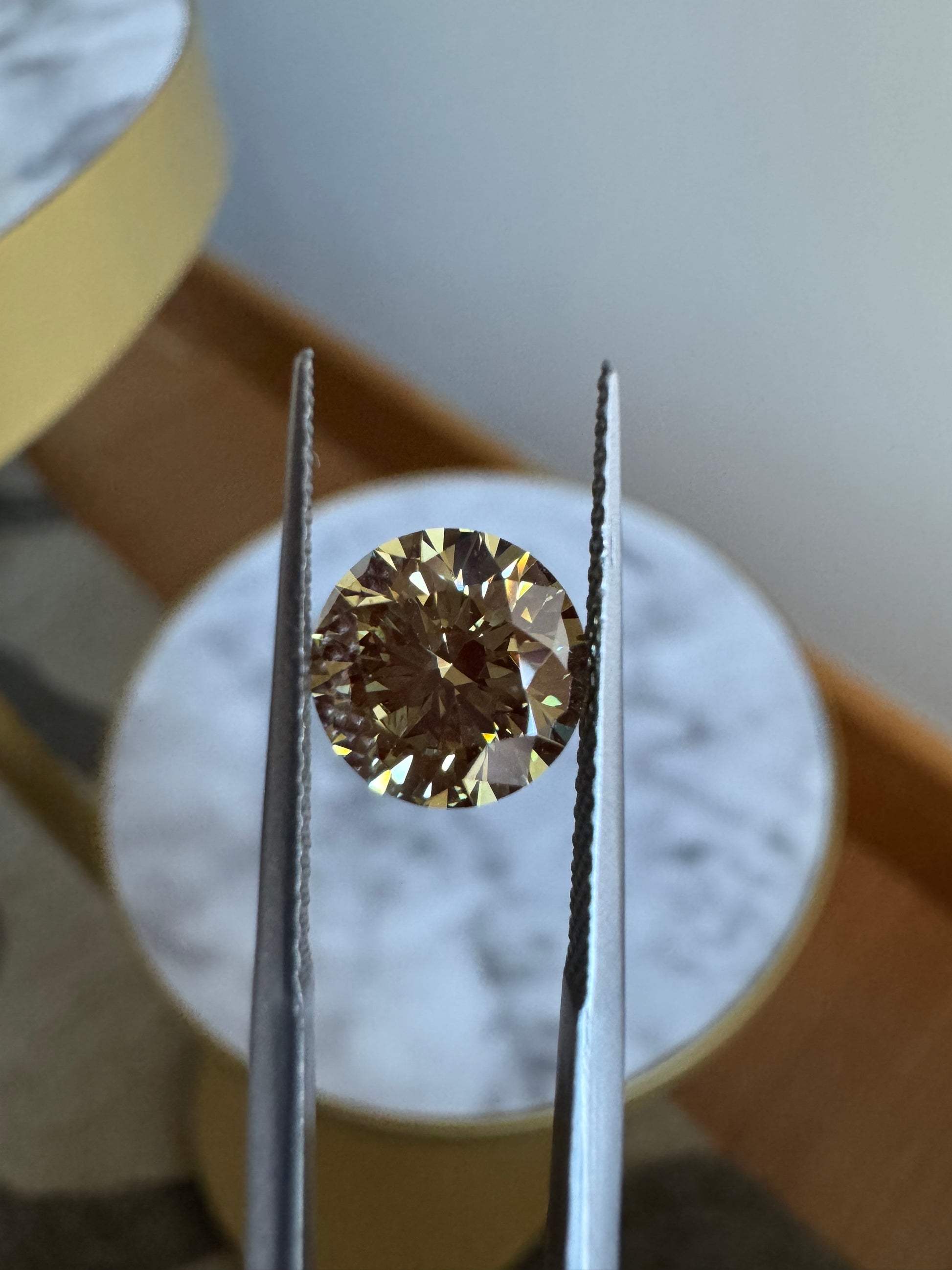 Round | 2.16ct Fancy Intense Greenish Green VS1 | 654408297 | FRD216