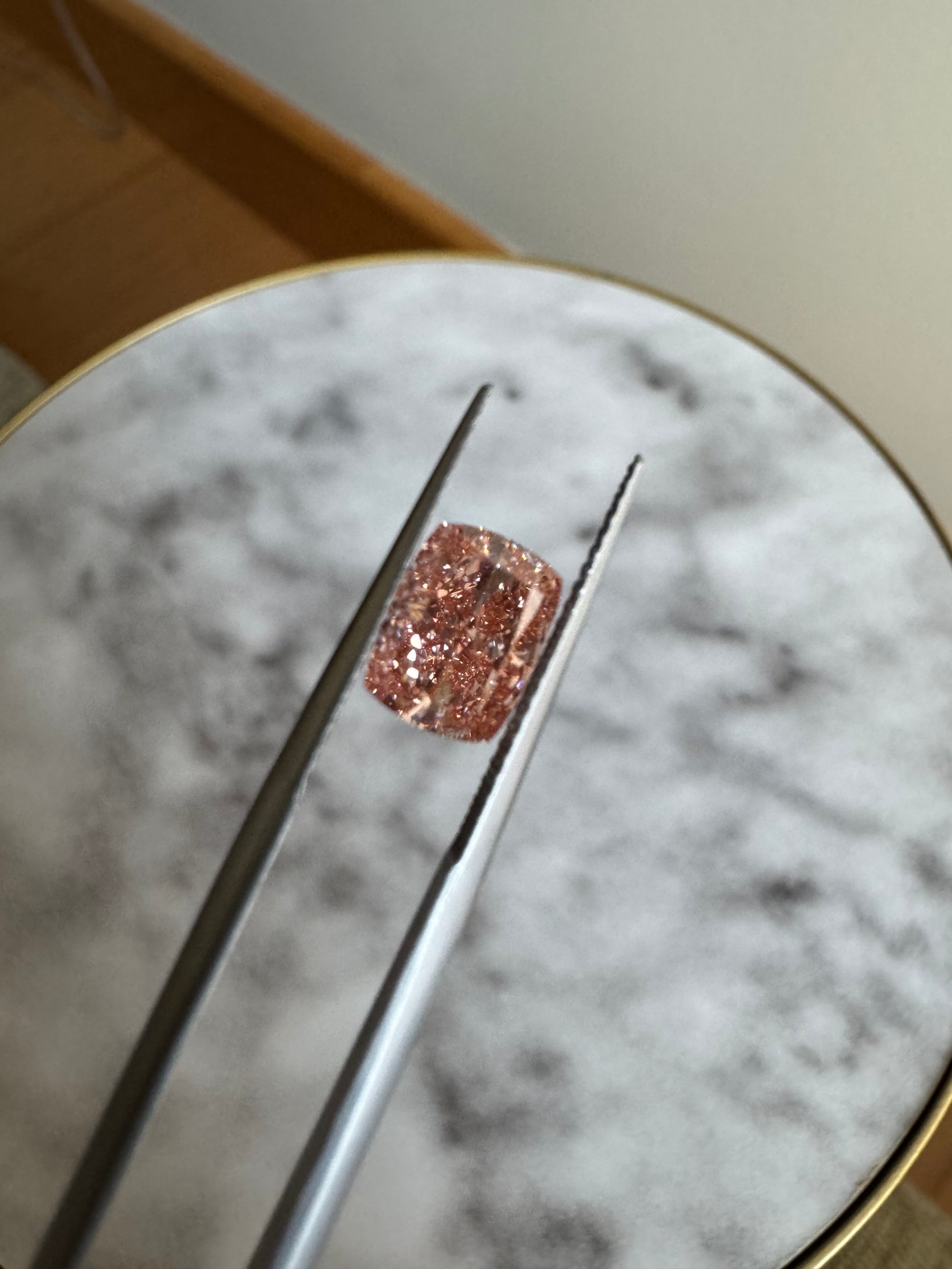 Cushion | 2.71ct Fancy Vivid Pink VS1 | 1.32 ratio | 662445372 | FCU271