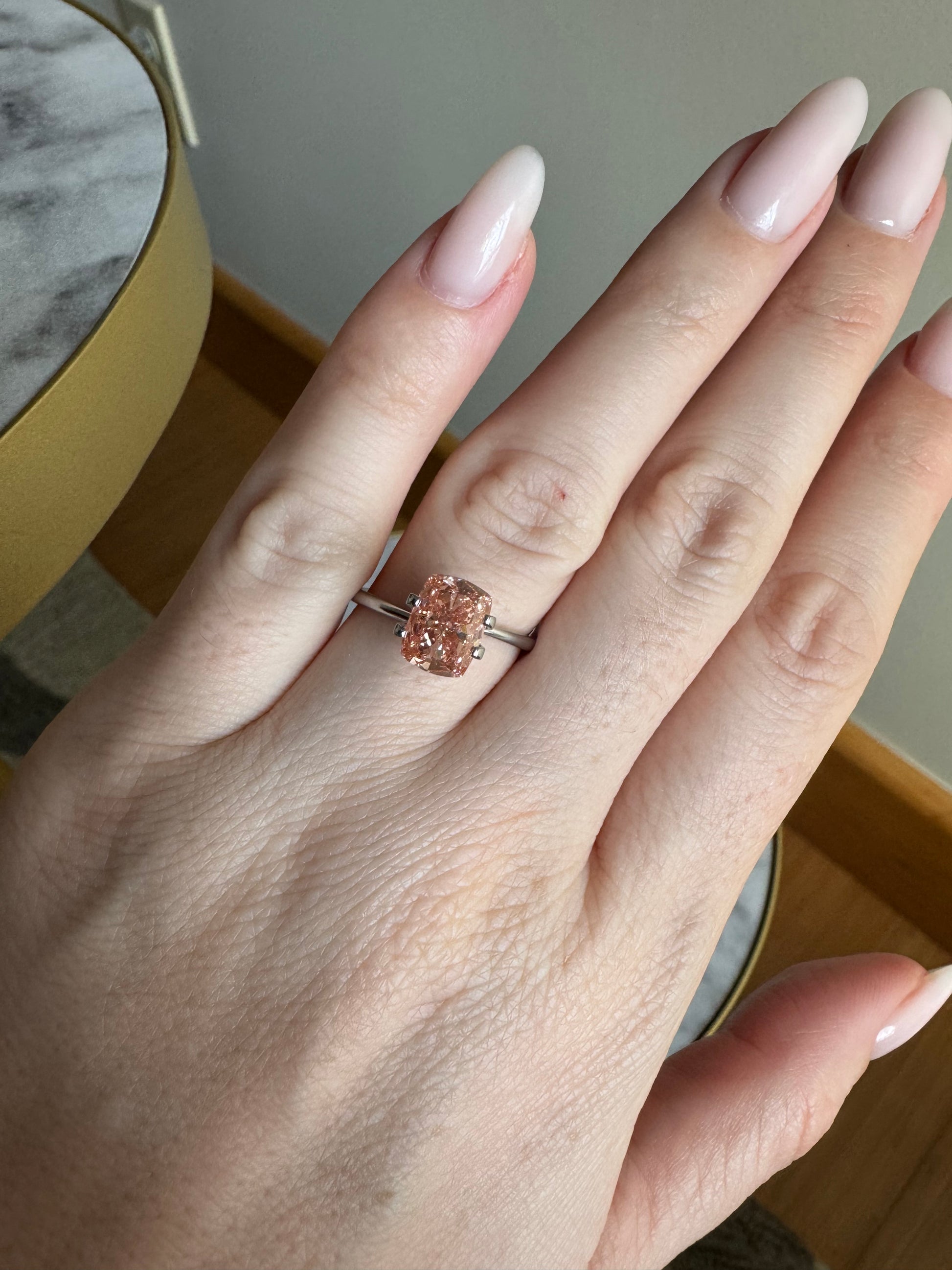 Cushion | 2.71ct Fancy Vivid Pink VS1 | 1.32 ratio | 662445372 | FCU271