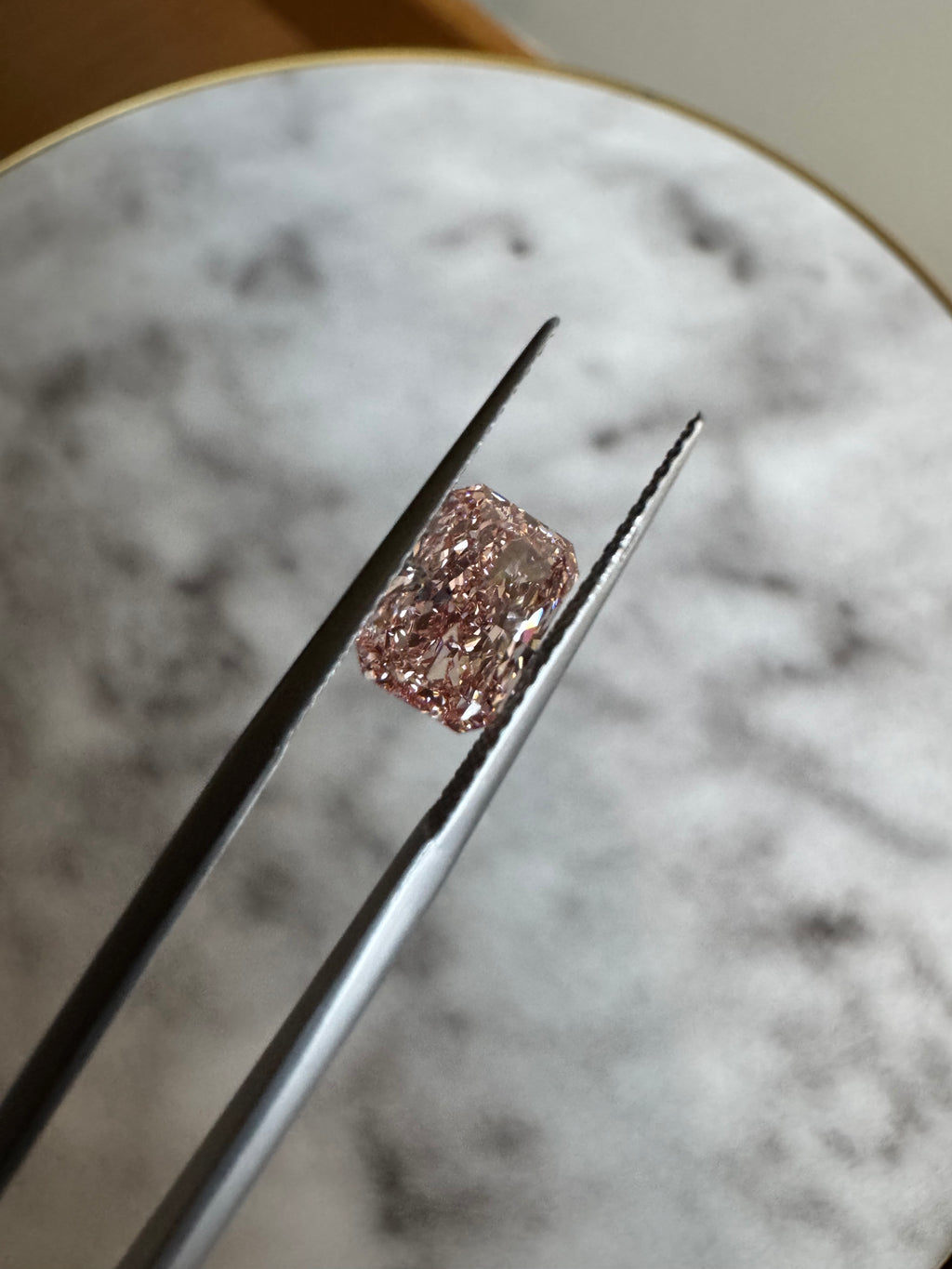 Radiant | 2.03ct Fancy Intense Pinkish Pink VVS2 | 1.39 ratio | 674528291 | FRAD203