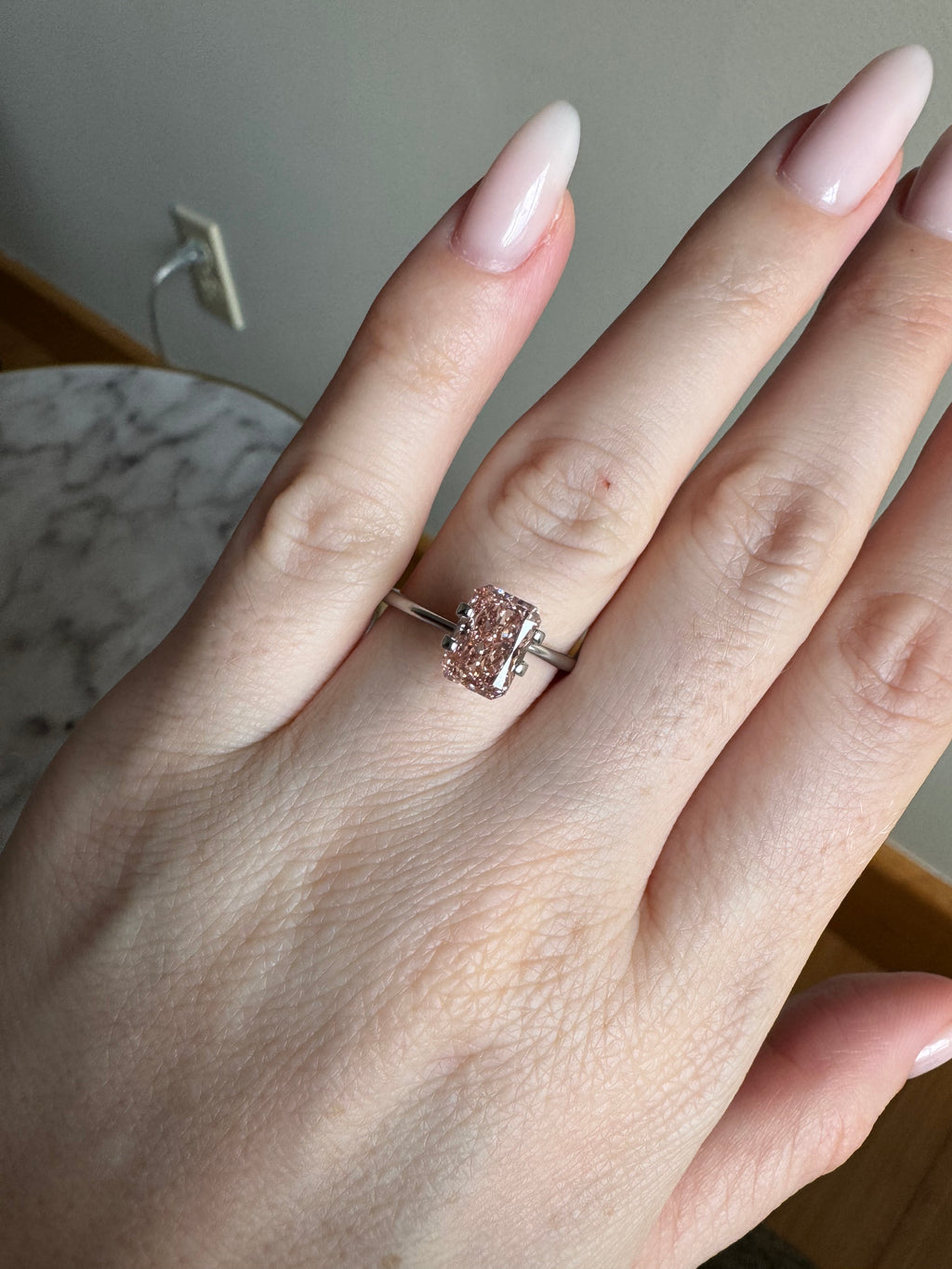 Radiant | 2.03ct Fancy Intense Pinkish Pink VVS2 | 1.39 ratio | 674528291 | FRAD203