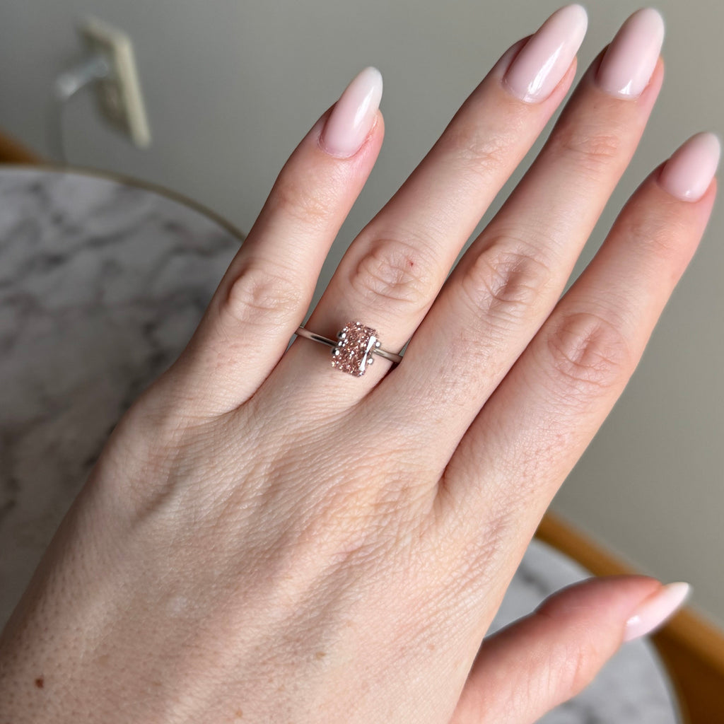 Radiant | 2.03ct Fancy Intense Pinkish Pink VVS2 | 1.39 ratio | 674528291 | FRAD203