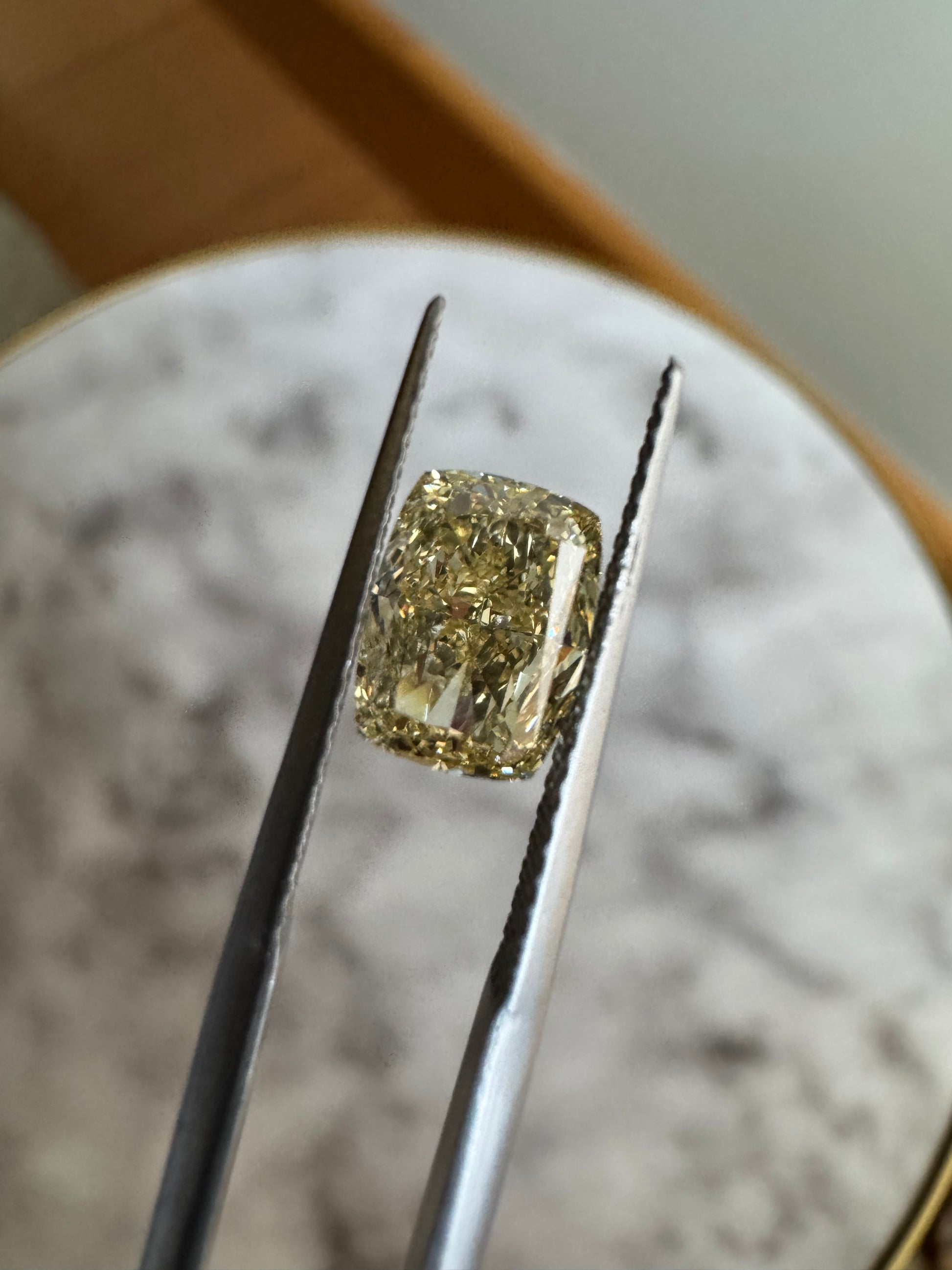 Cushion | 2ct Fancy Intense Yellowish Yellow VS1 | 1.35 ratio | 670457960 | FCU200