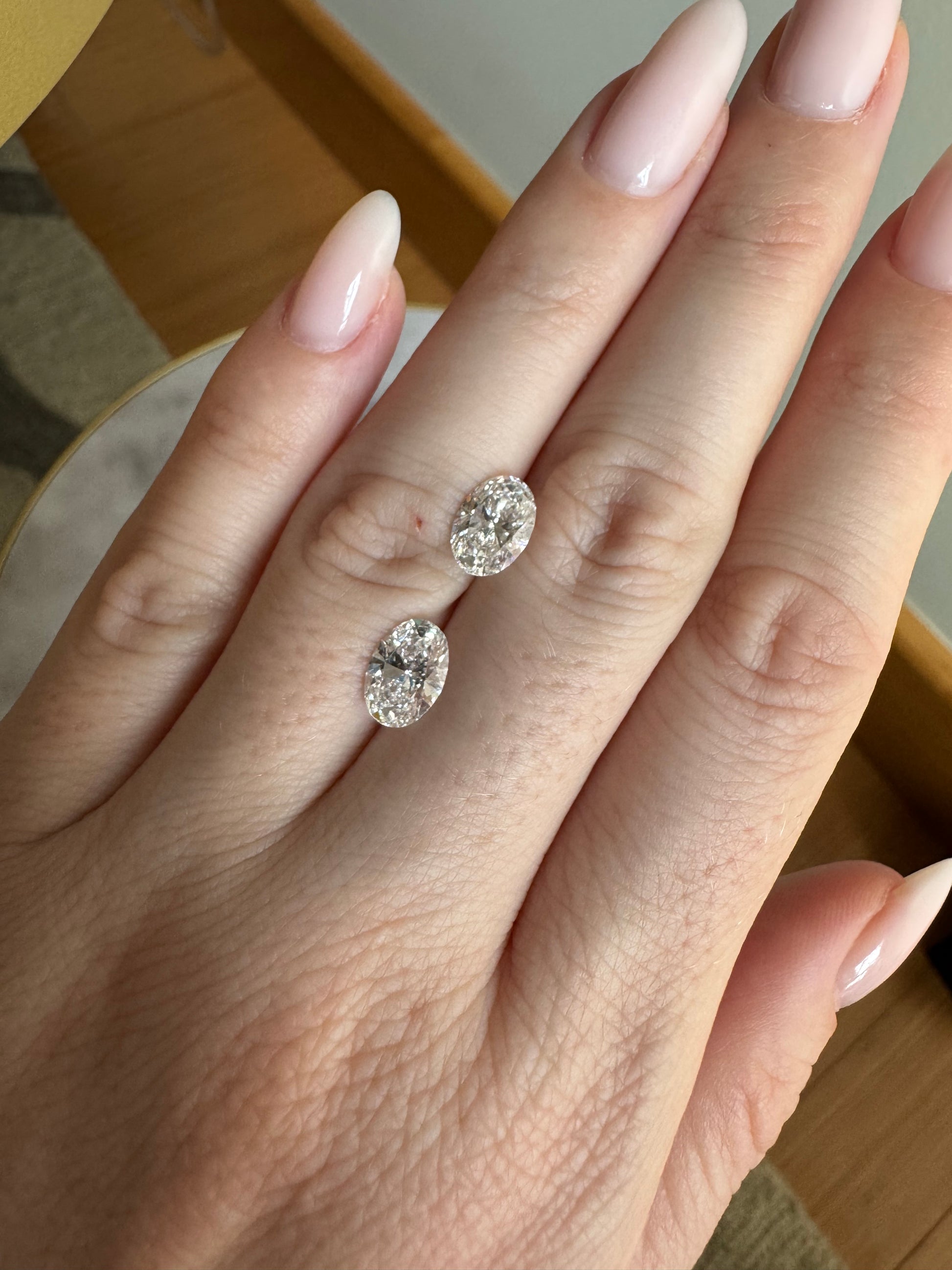 Matched Pair | Oval | 3.16ctw D/E VS1/VVS2 | 1.40 ratio | MPOV316