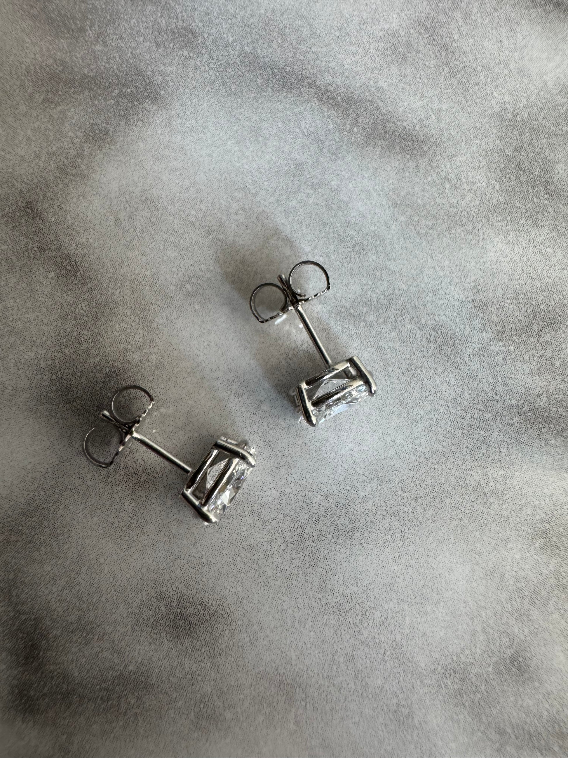 Matched Pair | Oval | 3.16ctw D/E VS1/VVS2 | 1.40 ratio | MPOV316