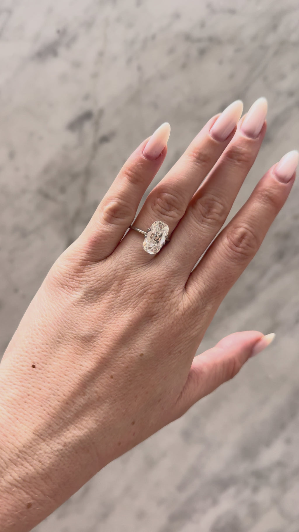 Old Mine Cushion | 5.00ct F VS1 | 1.70 ratio | IGI Certified LG756519269