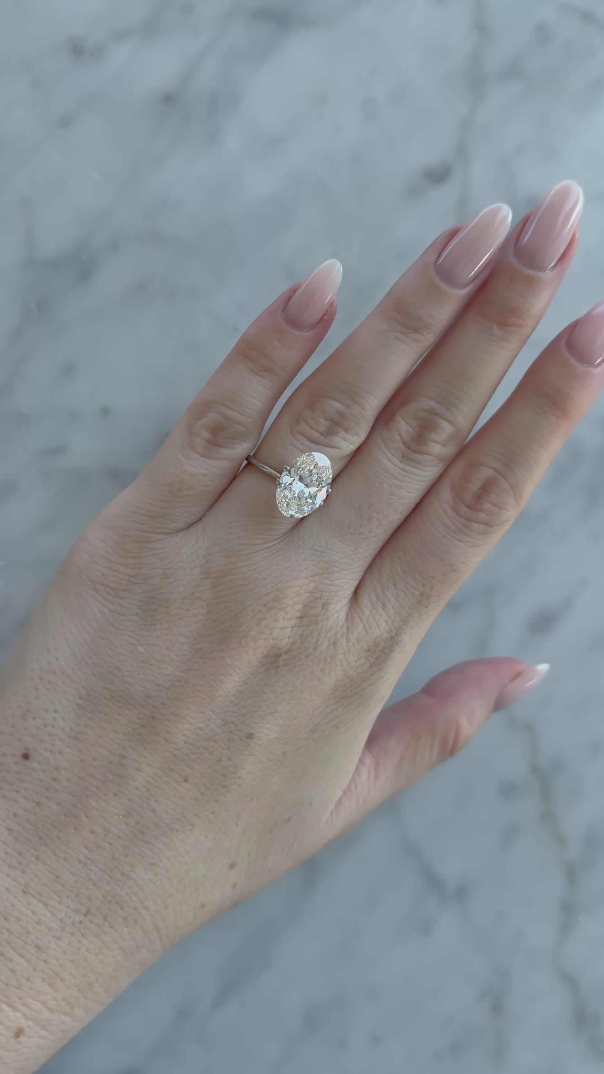 Oval | 5.57ct D VS2 | 1.42 ratio | IGI Certified LG709514836 | OV557