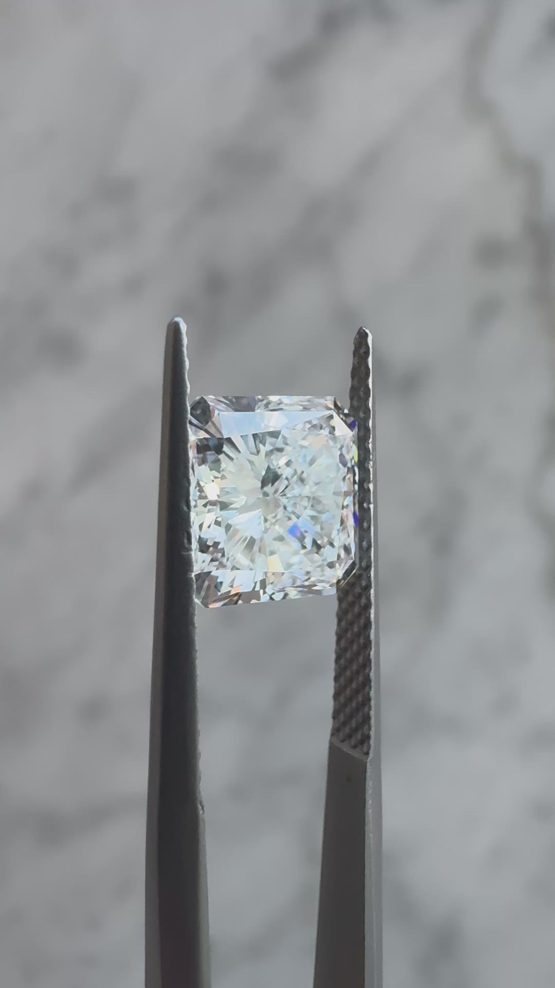 Radiant | 3.31ct D VVS2 | 1.02 ratio | LG626455217 | RAD331