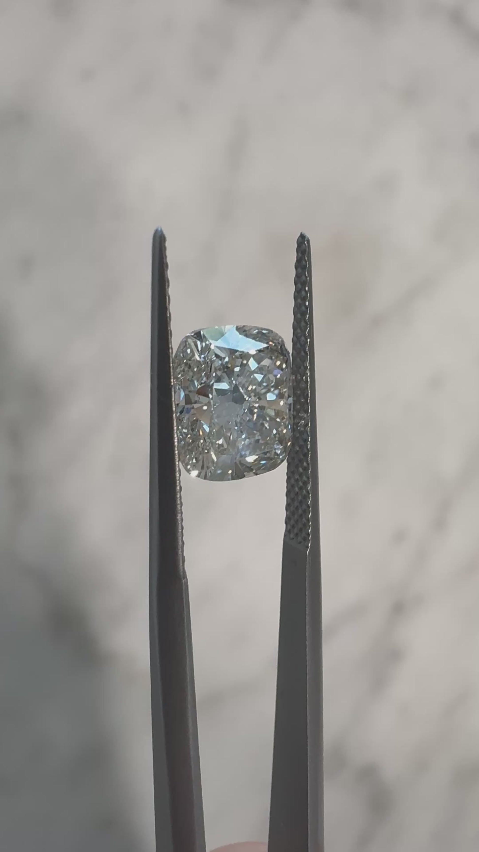 Cushion | 3.01ct G VS2 | 1.06 ratio | IGI Certified 598390779