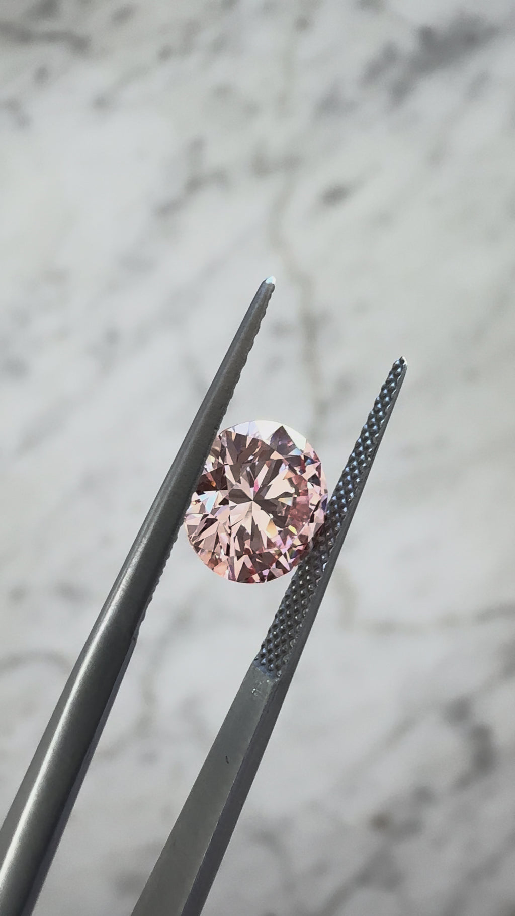 Round | 2.21ct Fancy Intense Pink VS1 | IGI Certified 690508679
