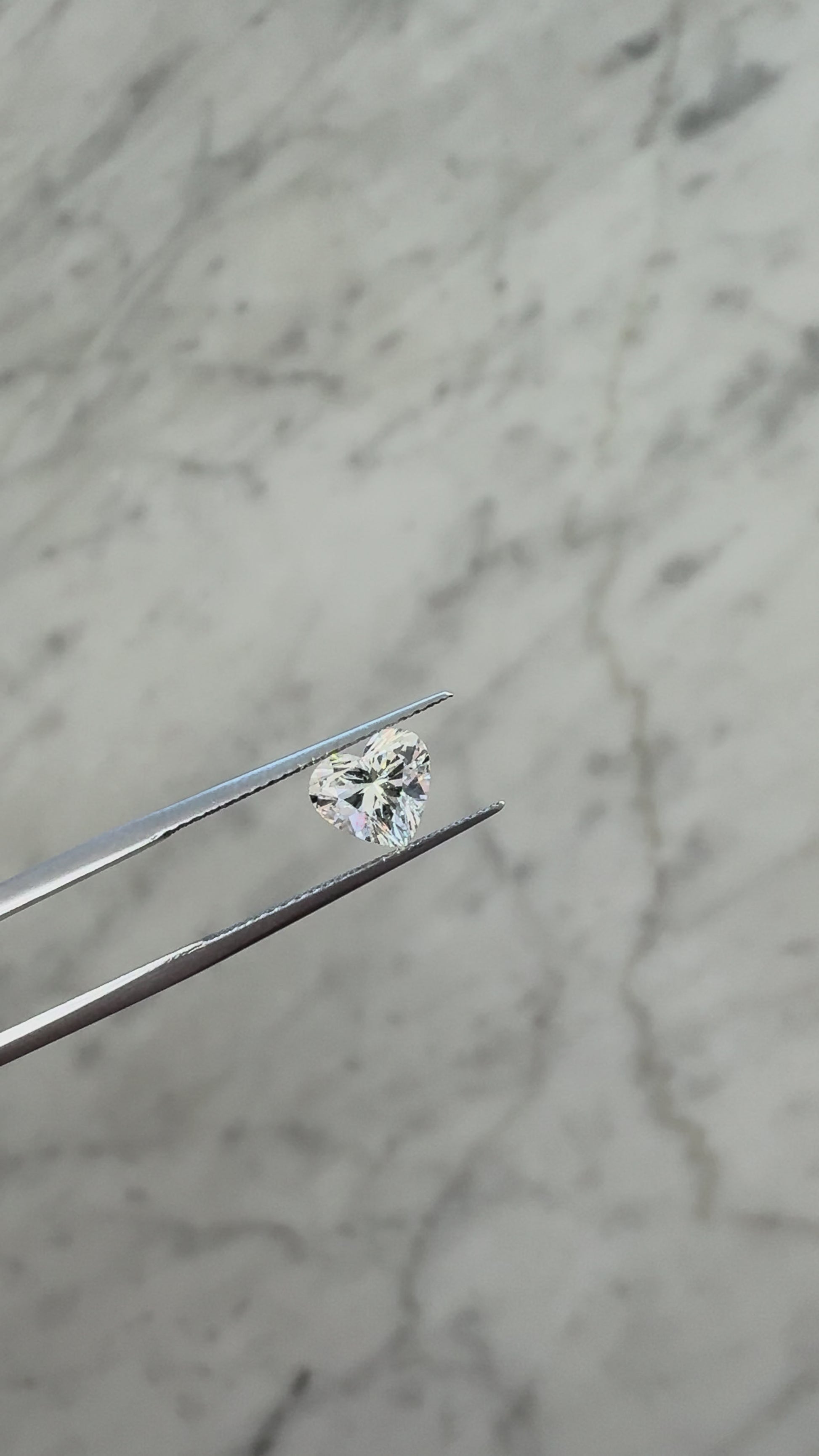 Elongated Cushion | 1.01ct F VS1 | 1.55 ratio | IGI Certified 795649300