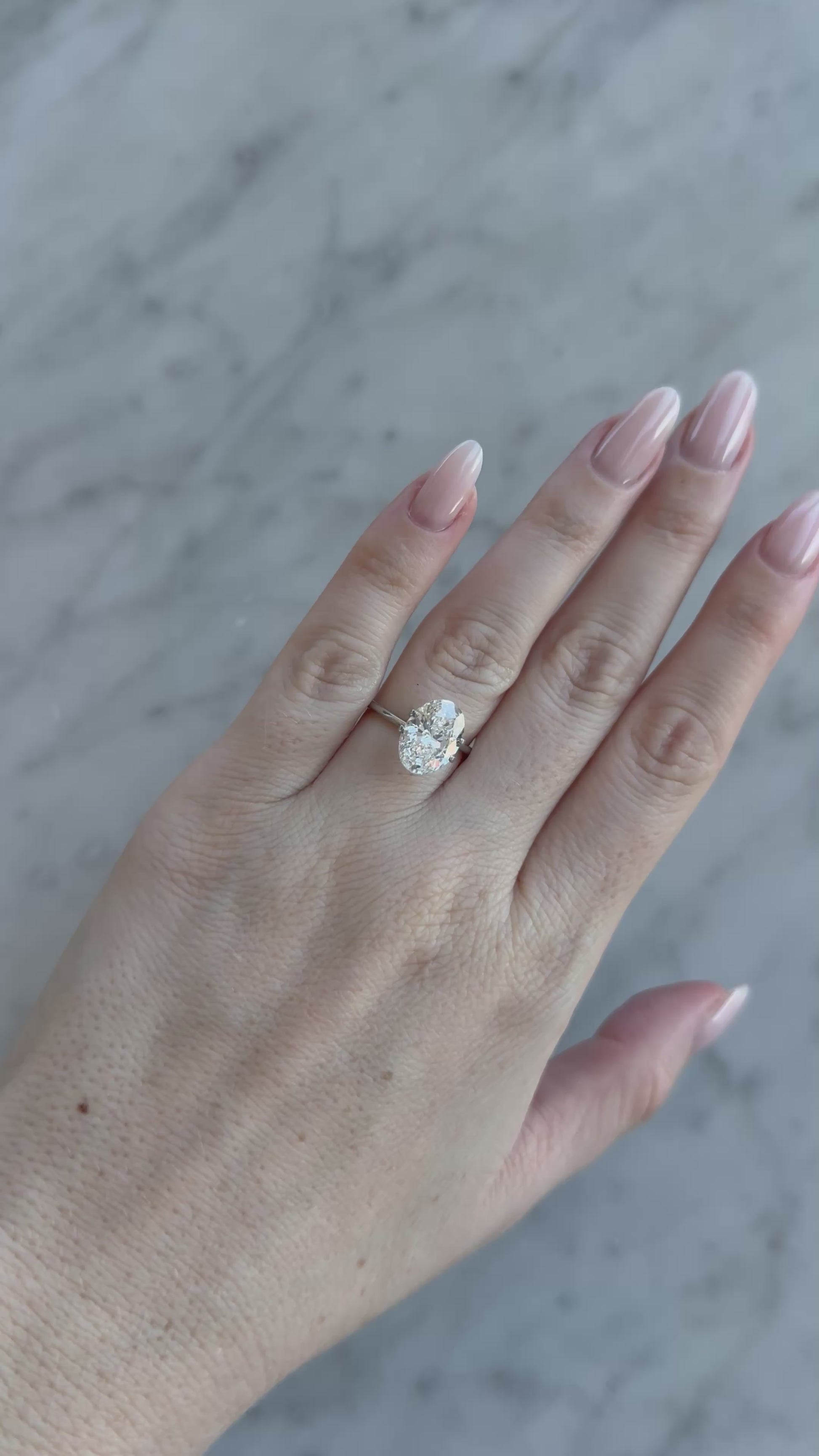 Oval | 3.9ct E VS1 | 1.39 ratio | IGI Certified LG735543292 | OV390