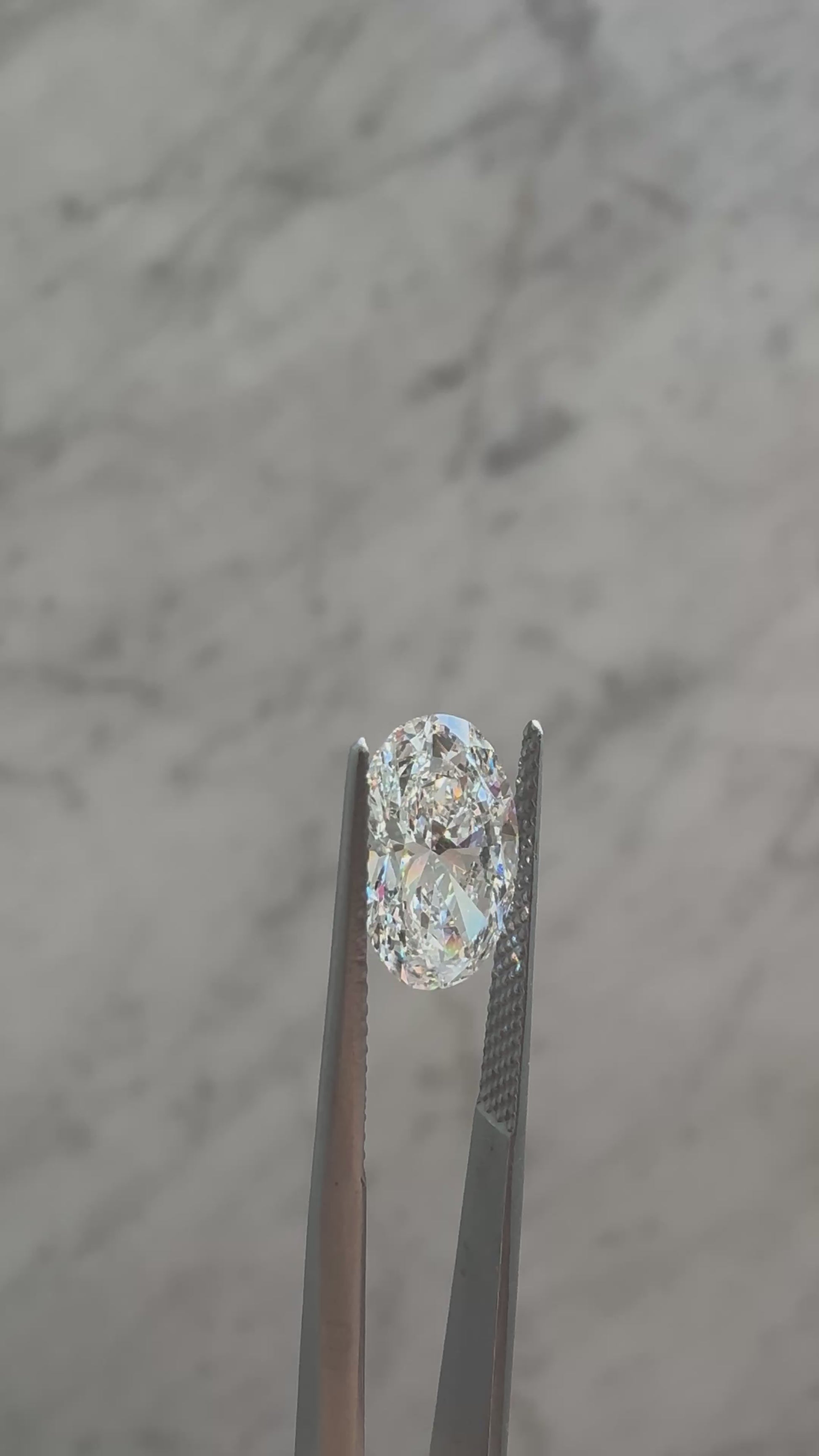 Oval | 2.53ct F VVS2 | 1.51 ratio | IGI Certified 720511930