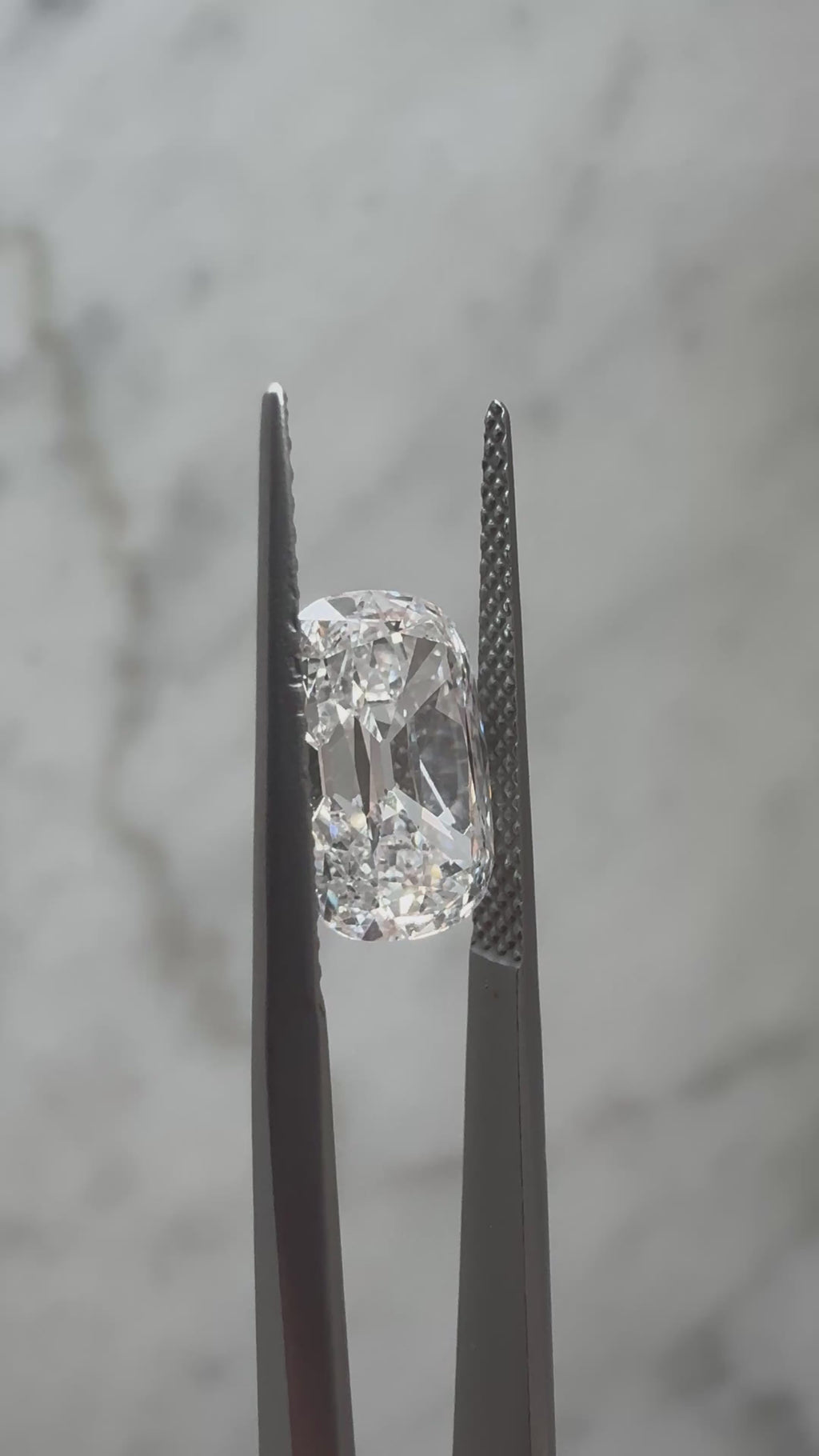 Old Mine Cushion | 2.97ct D VS2 | 1.52 ratio | LG743512172 | OM297