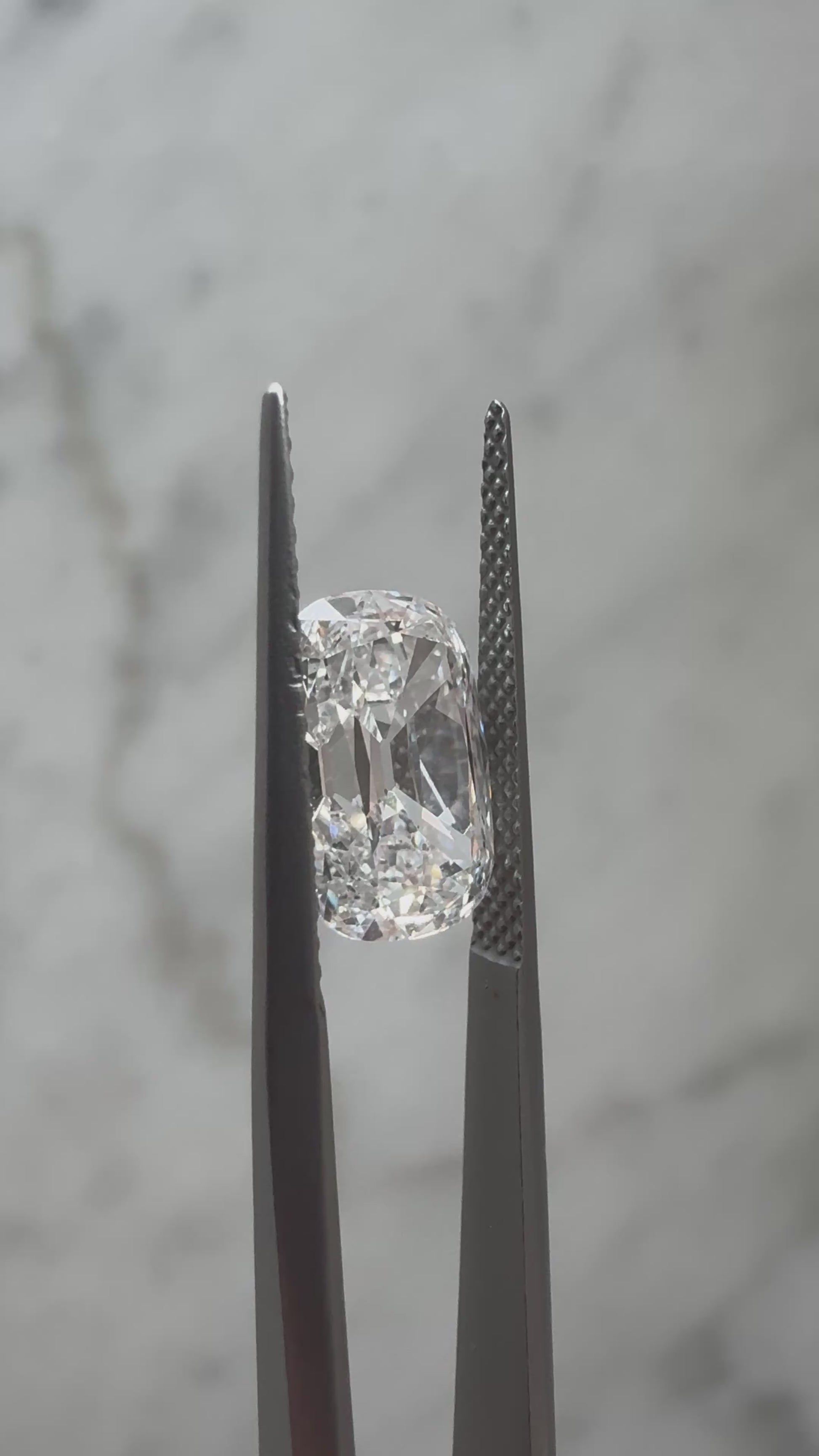 Old Mine Cushion | 2.97ct D VS2 | 1.52 ratio | LG743512172 | OM297