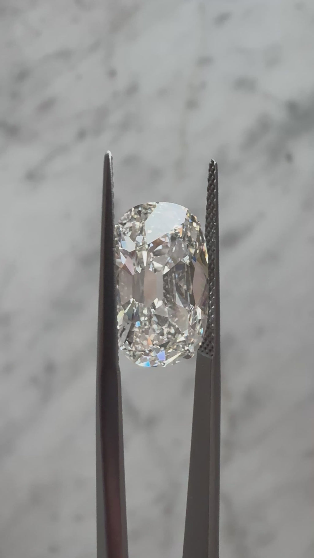 Old Mine Cushion | 6.07ct F VVS2 | 1.59 ratio |  LG743501895 | OM607