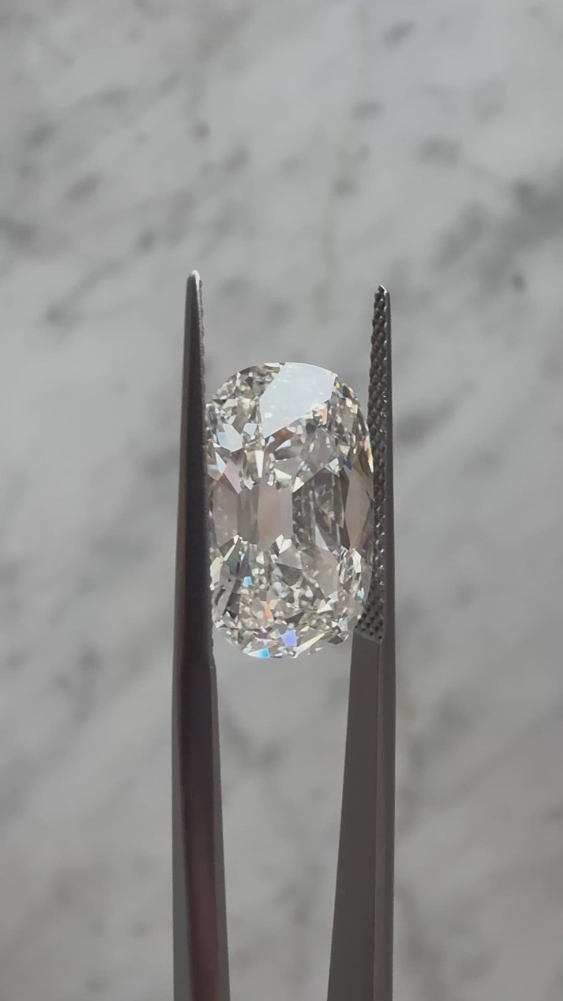 Old Mine Cushion | 6.07ct F VVS2 | 1.59 ratio |  LG743501895 | OM607