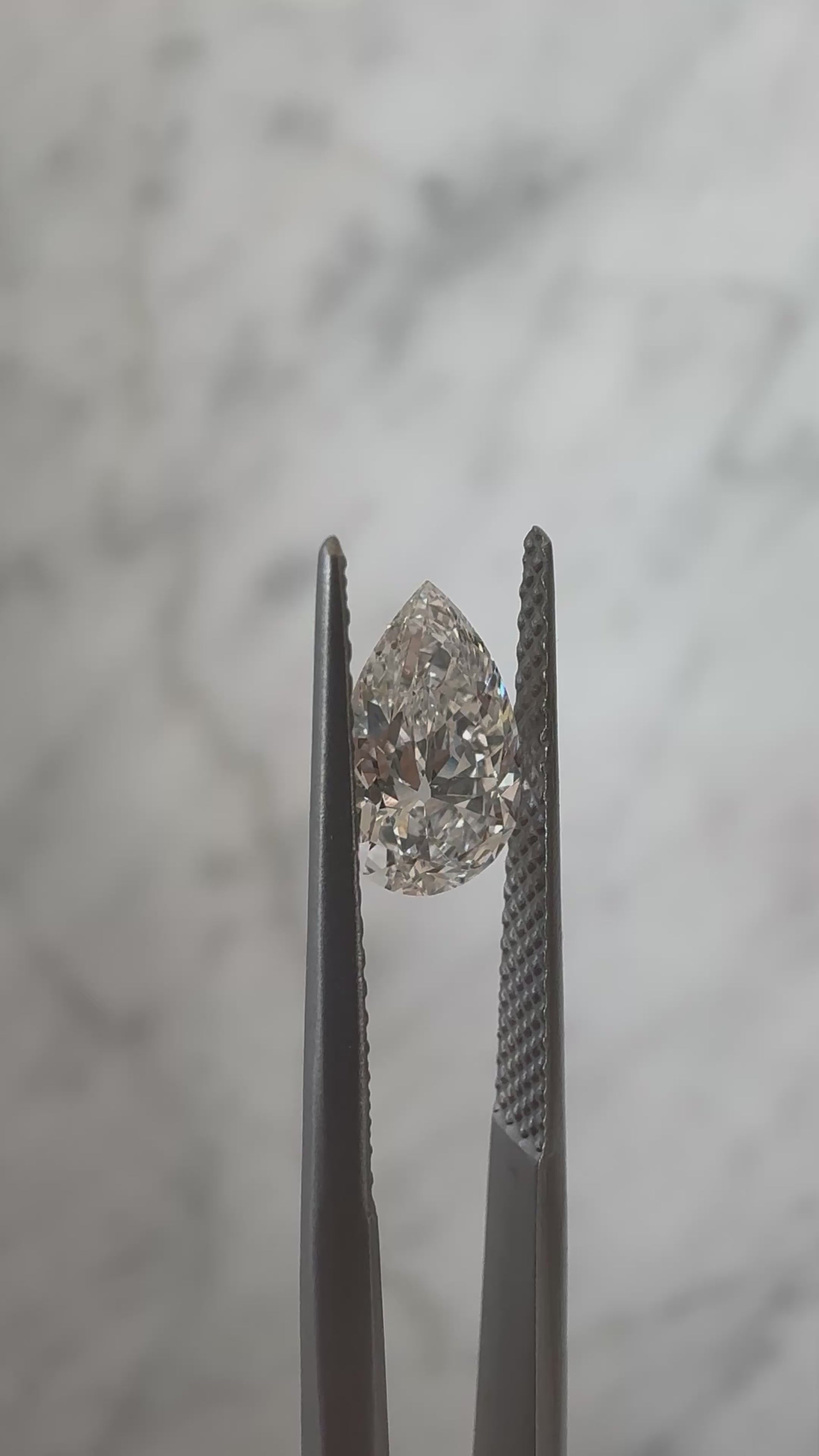 Antique-style Pear "Old Mine" | 1.05ct E VS2 | 1.68 ratio | IGI Certified 689532530